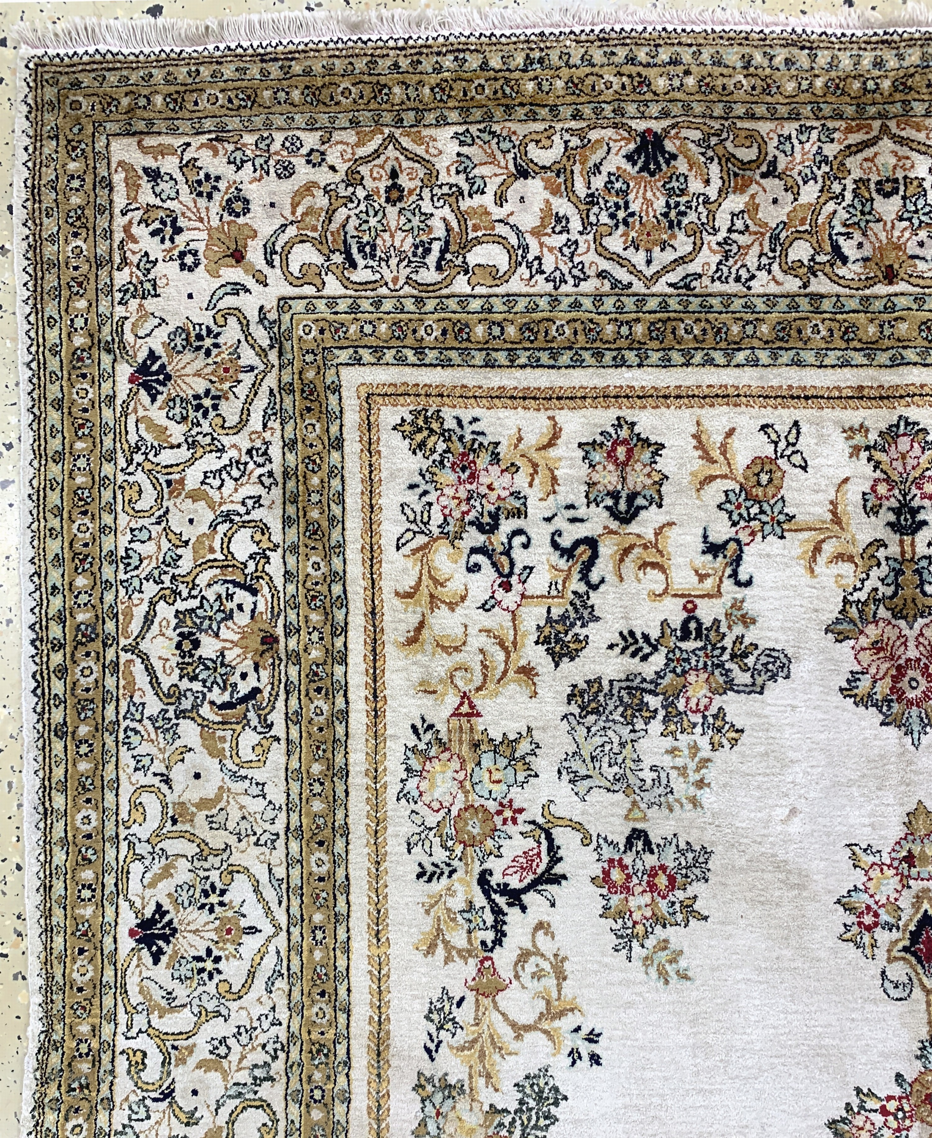 Detail d: Ghom Seide, Persien, Mitte 20.Jhd., reine Naturseide, ca. 216 x 143 cm, EHZ: 2