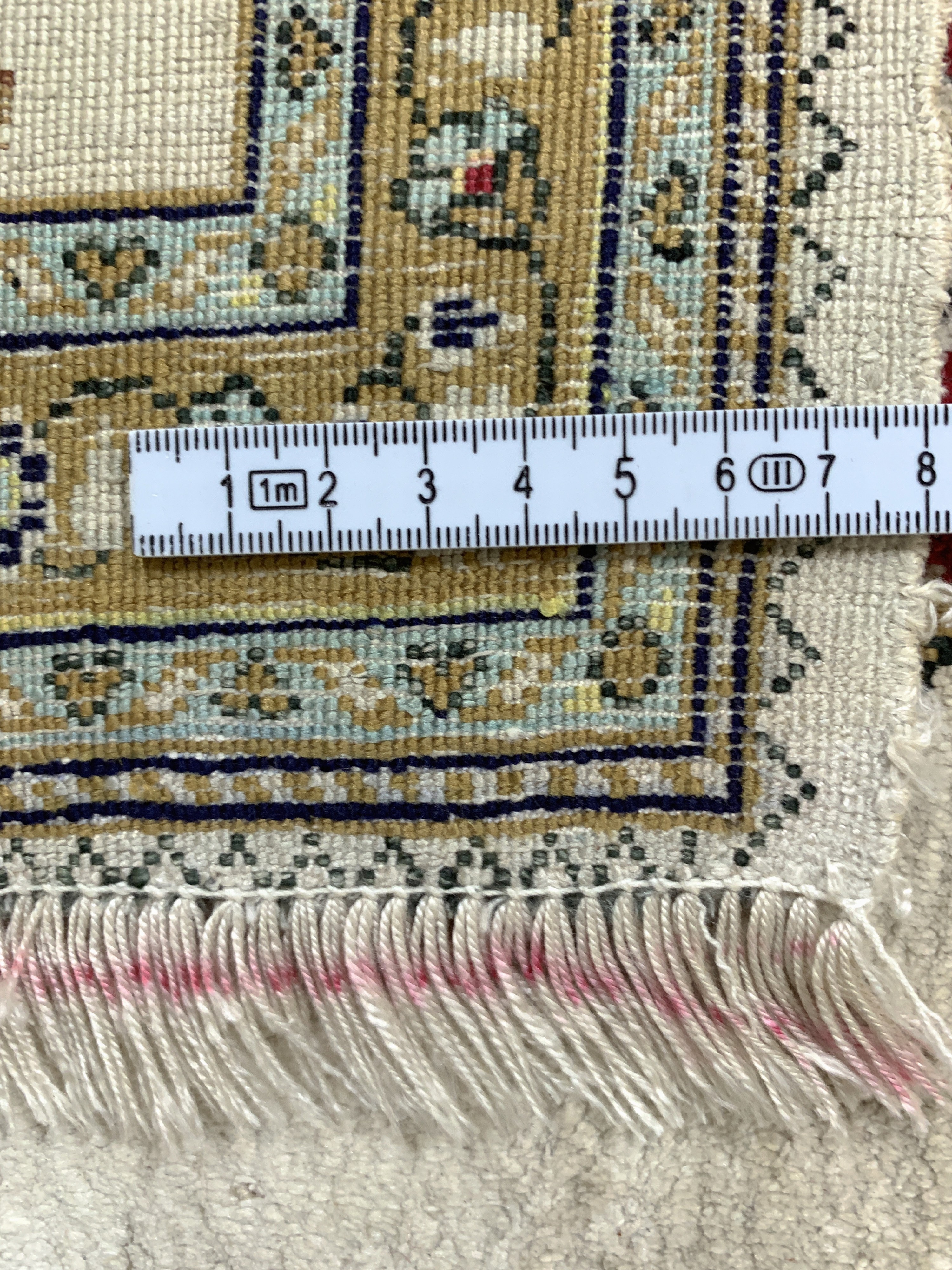 Detail g: Ghom Seide, Persien, Mitte 20.Jhd., reine Naturseide, ca. 216 x 143 cm, EHZ: 2