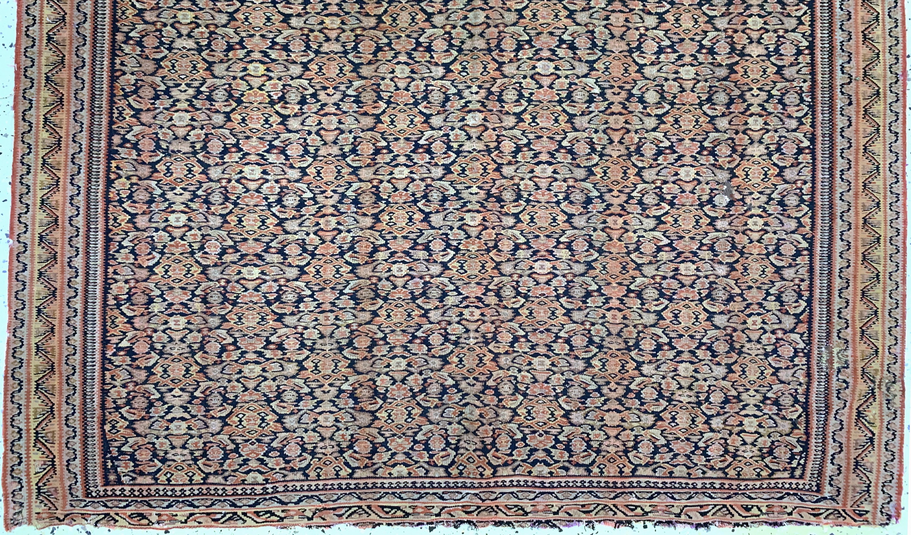 Detail c: Senneh Kelim antik, Persien, um 1900, Wolleauf Baumwolle, ca. 190 x 125 cm, EHZ: 2-3 (kleine Restaurierungen)