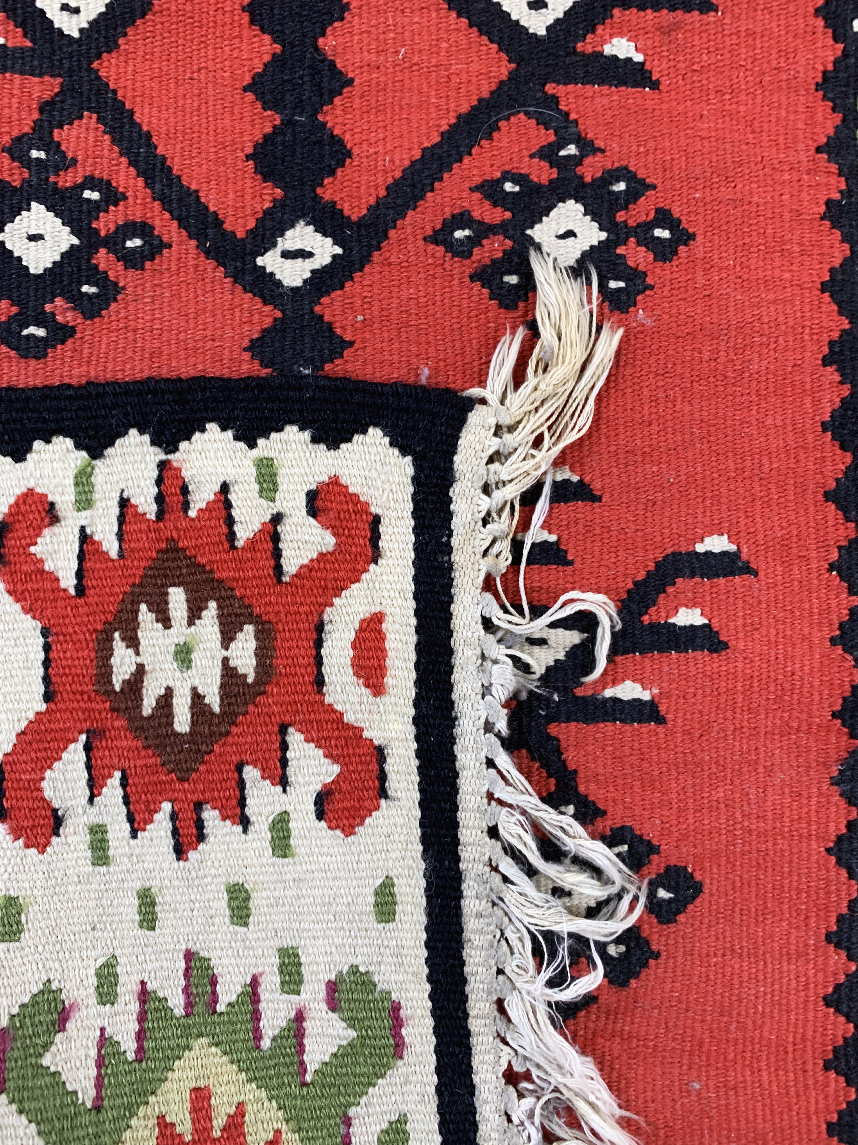 Detail d: Sarkoy Kelim, Türkei, Mitte 20.Jhd., Wolle auf Baumwolle, ca. 238 x 74 cm, EHZ: 2