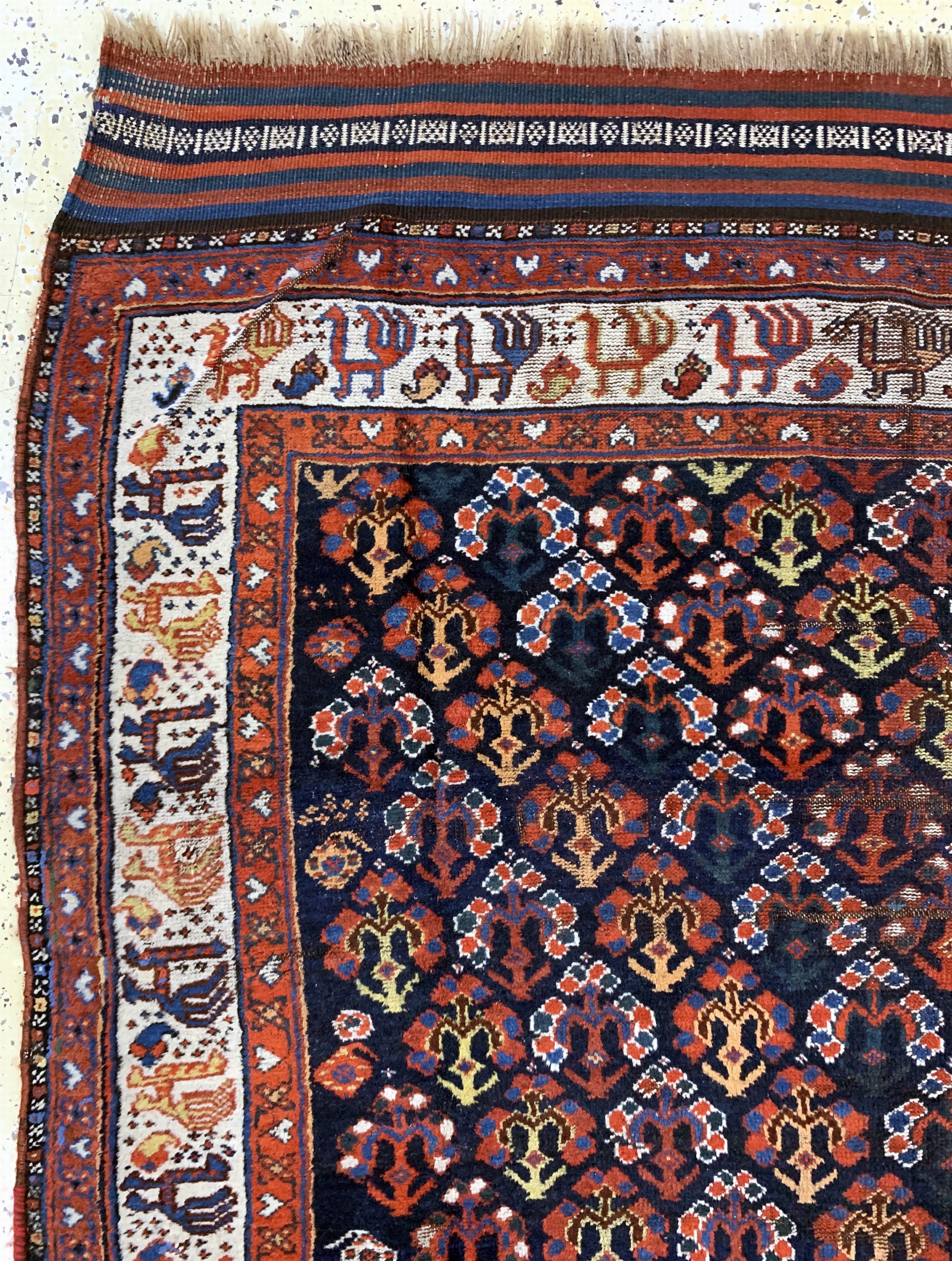 Detail c: Khamseh antik, Persien, um 1900, Wolle auf Wolle, ca. 247 x 163 cm, EHZ: 3(restauriert)