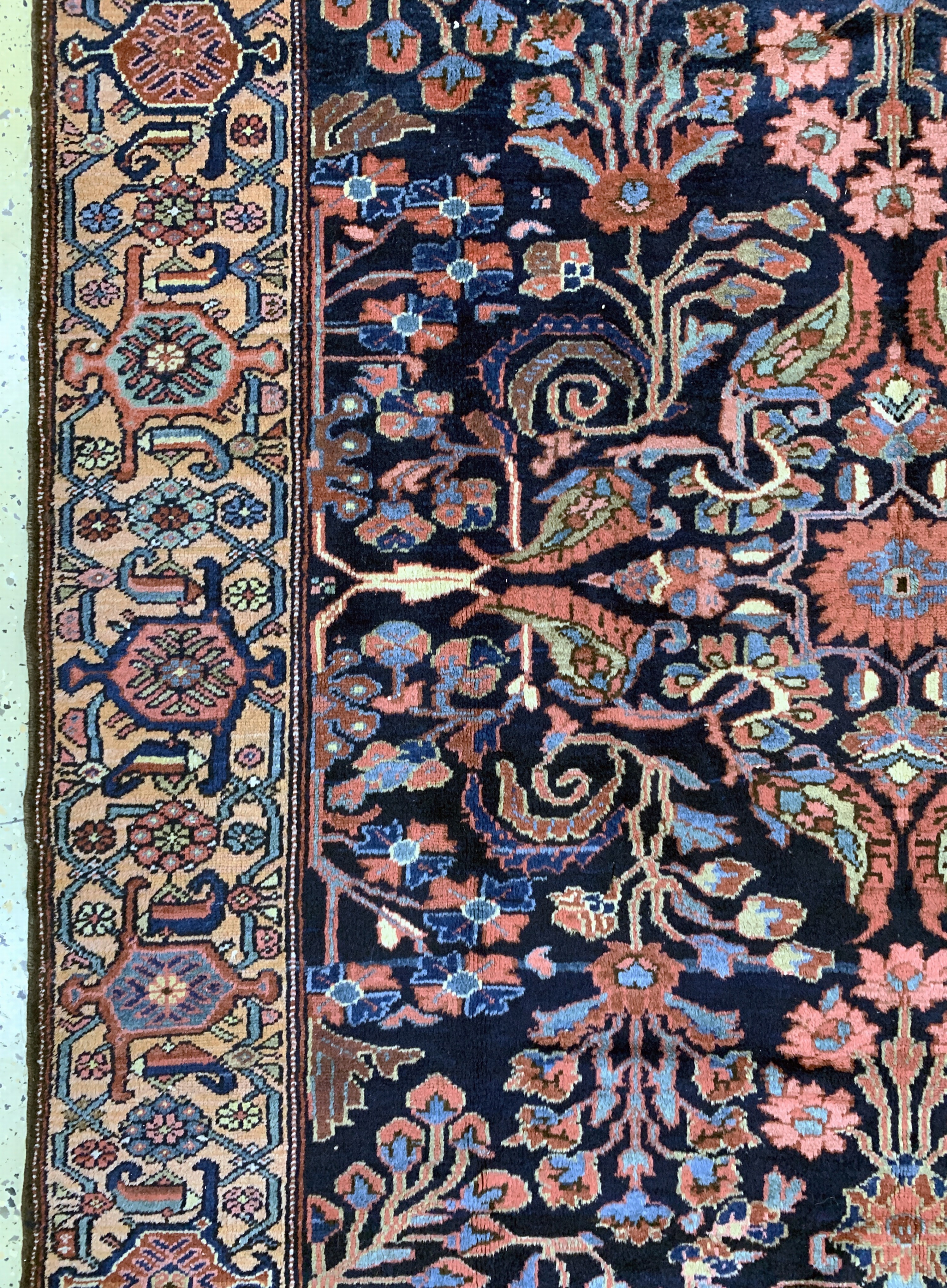 Detail c: Lilian antik, Persien, um 1900, Wolle auf Baumwolle, ca. 318 x 160 cm, EHZ: 2-3