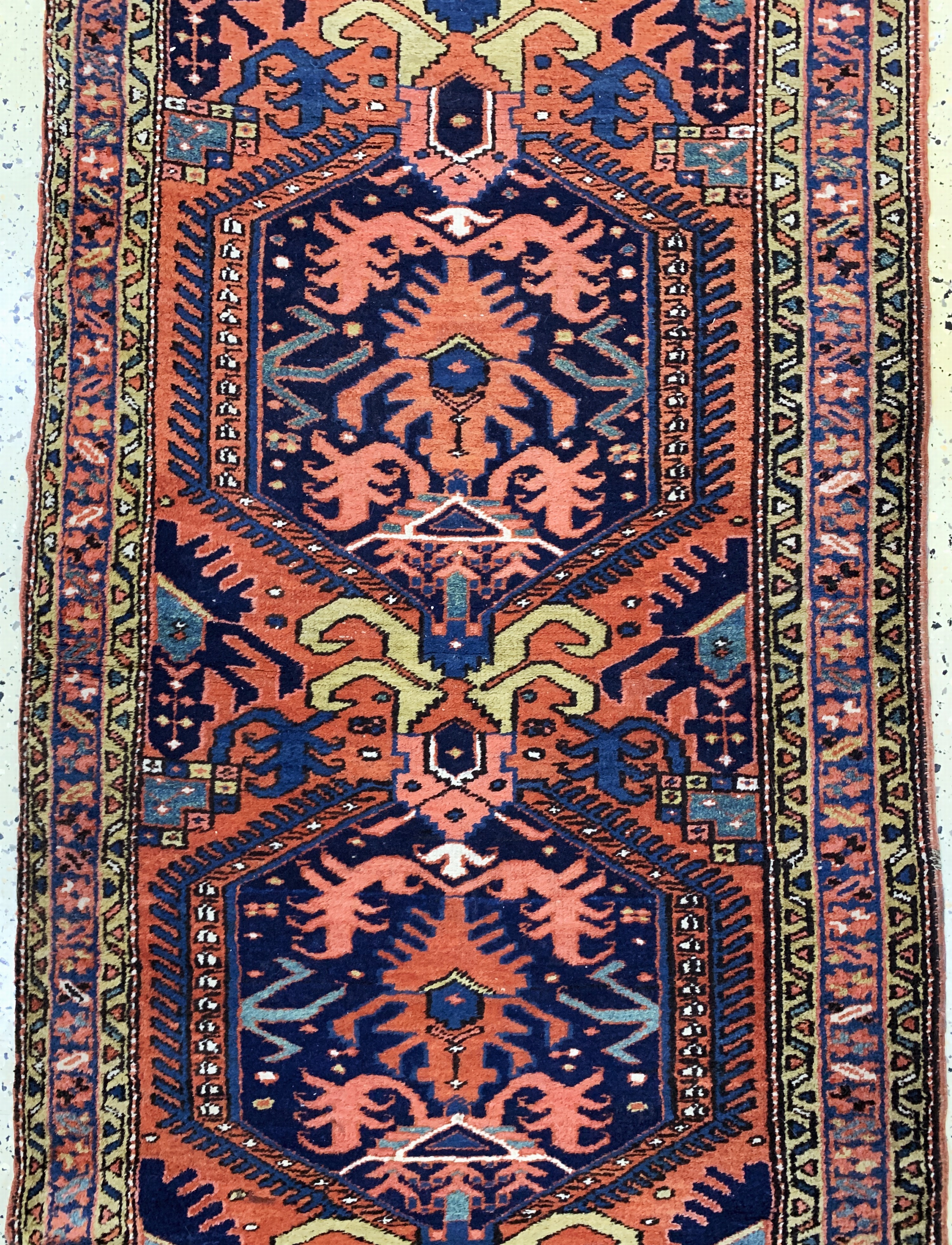 Detail b: Heriz alt, Persien, Anfang 20.Jhd, Wolle auf Baumwolle, ca. 303 x 90 cm, EHZ: 2
