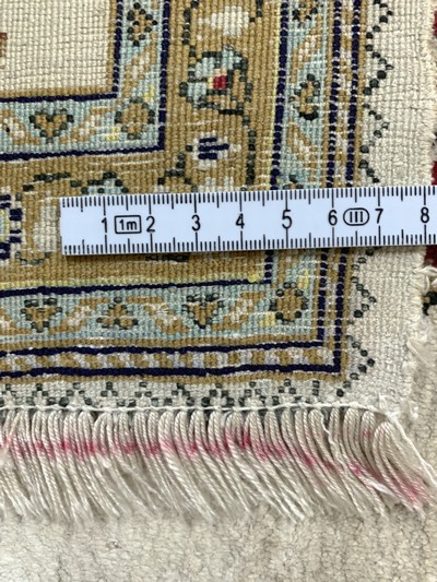 27084839g - Ghom Seide, Persien, Mitte 20.Jhd., reine Naturseide, ca. 216 x 143 cm, EHZ: 2 ...