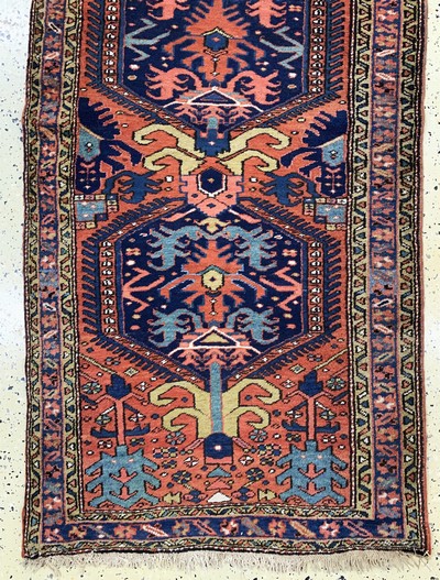 27084889c - Heriz old, Persia, early 20th century, wool oncotton, approx. 303 x 90 cm, condition: 2. ...