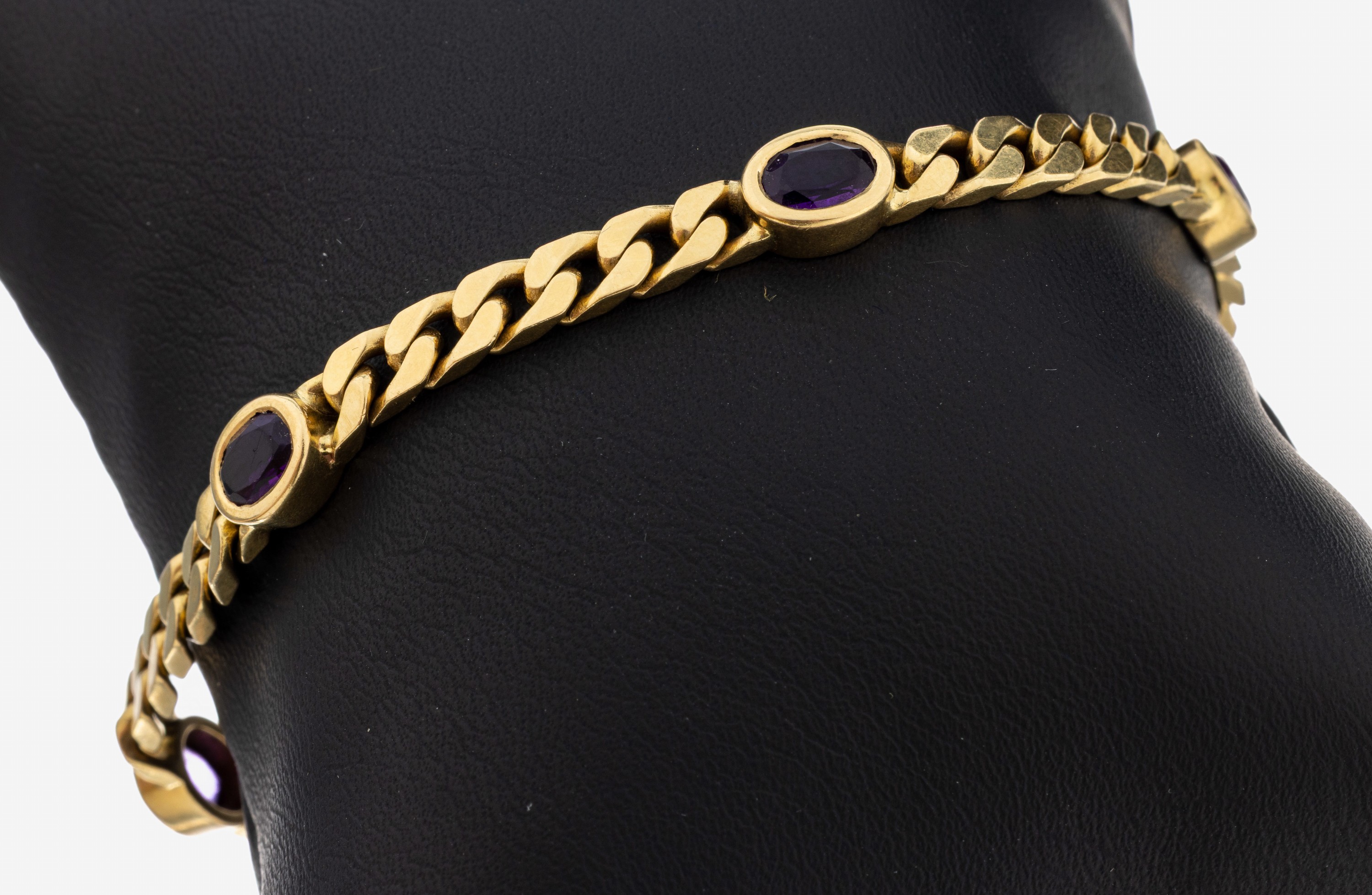 Image 27084940 - 18 kt Gold Amethyst-Armband, GG 750/000, schlichtes Design, ovalfacett. Amethyste, L. ...