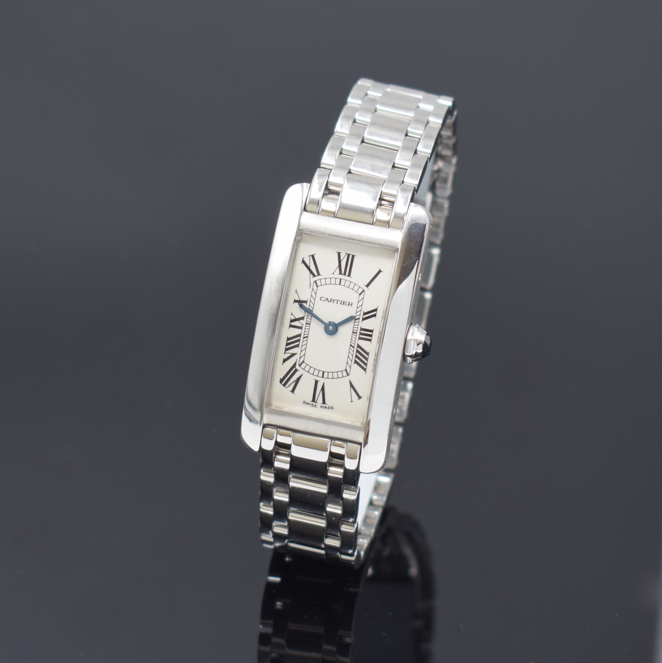 Image 27085336 - CARTIER Tank Americaine in WG 750/000 Referenz 2489, quarz, Boden 4-fach verschr., ...