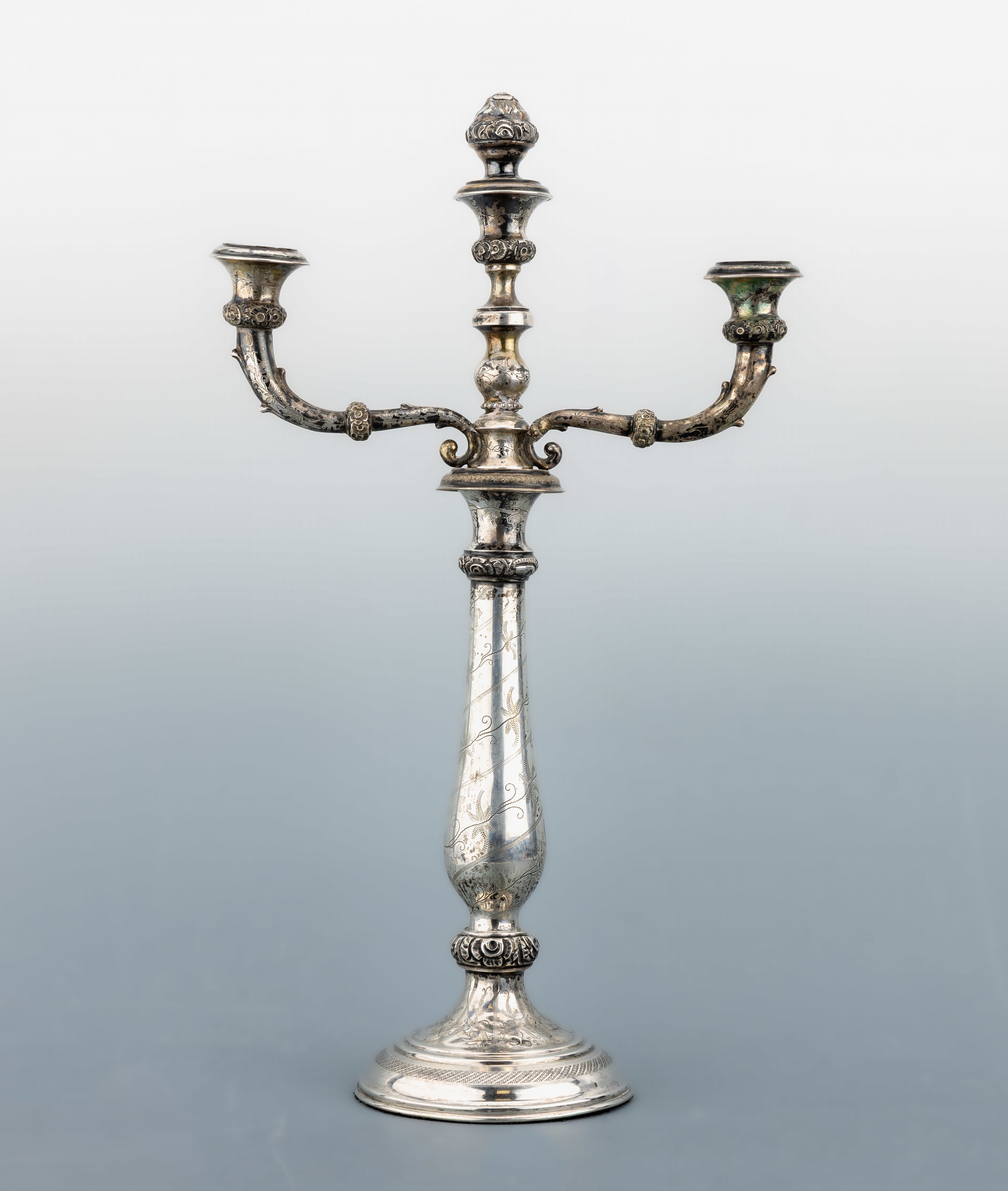 Image 27085549 - Kerzenleuchter, Österreich, 1862, 13-Lot Silber, balusterförmiger Schaft auf rundem ...