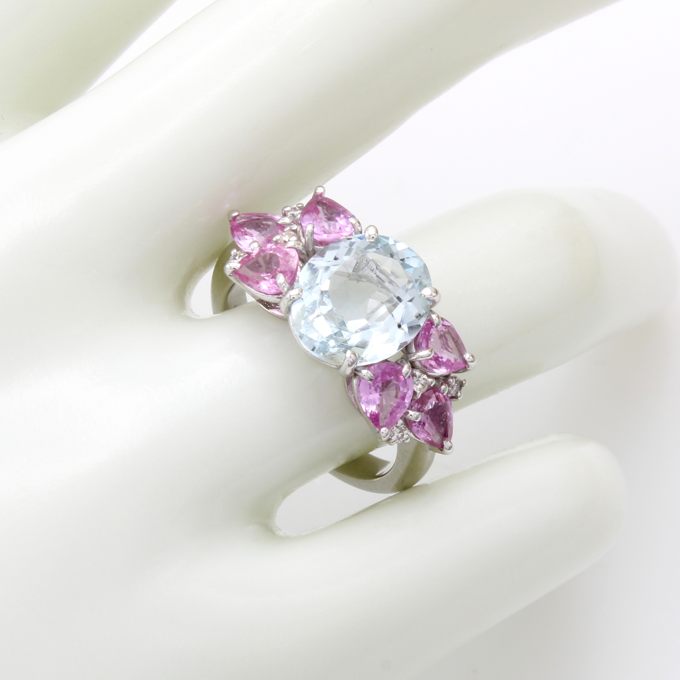 Image 27085691 - Ring mit Farbsteinen und Diamanten, WG 585/ 000, ovaler, fac. Aquamarin ca. 2.83 ct, ...