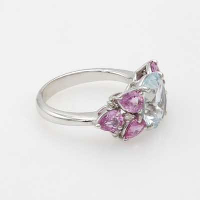 27085691b - Ring mit Farbsteinen und Diamanten, WG 585/ 000, ovaler, fac. Aquamarin ca. 2.83 ct, ...