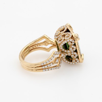 27085697c - Ring mit Turmalin und Diamanten, RoséG 750/ 000, feine, ornamentreiche Unterkaderung, ...
