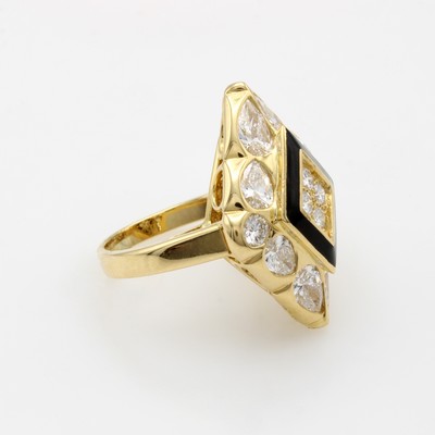 27085701c - Ring mit Diamanten und Brillanten, GG 750/ 000, rhombusförm. Ringkopf, mittig ...