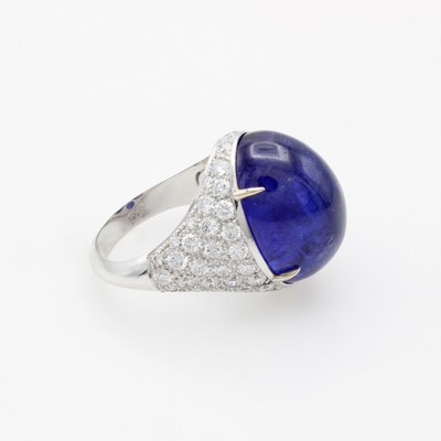 27085872b - Ring mit Tansanit und Brillanten, WG 750/000, ovaler Tansanitcabochon ca. 22.18 ct, ...