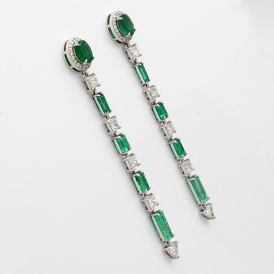 27085874a - Paar Ohrstecker mit Smaragden, Diamanten und Brillanten, WG 750/000, Smaragde in versch. ...