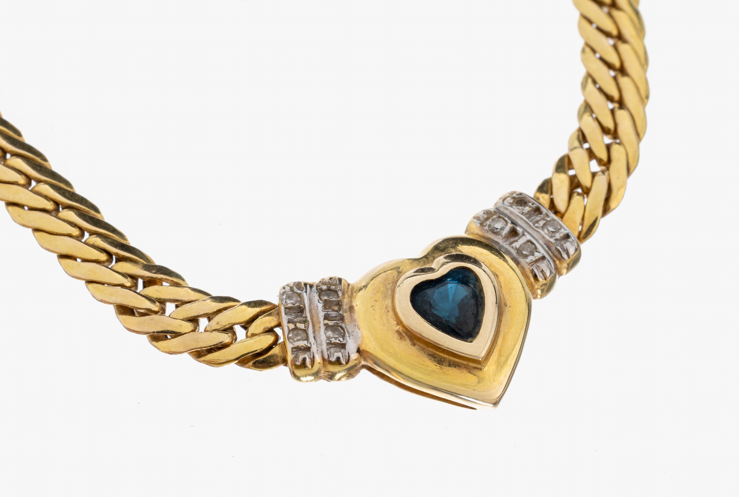 Detail a: 14 kt Gold Saphir-Diamant-Collier, GG 585/000, herzf. Mittelteil, mittig facett. Saphirherz ca. 0.25 ct, 8 8/8-Diamanten zus. ca. 0.04 ct Weiß/p, ...