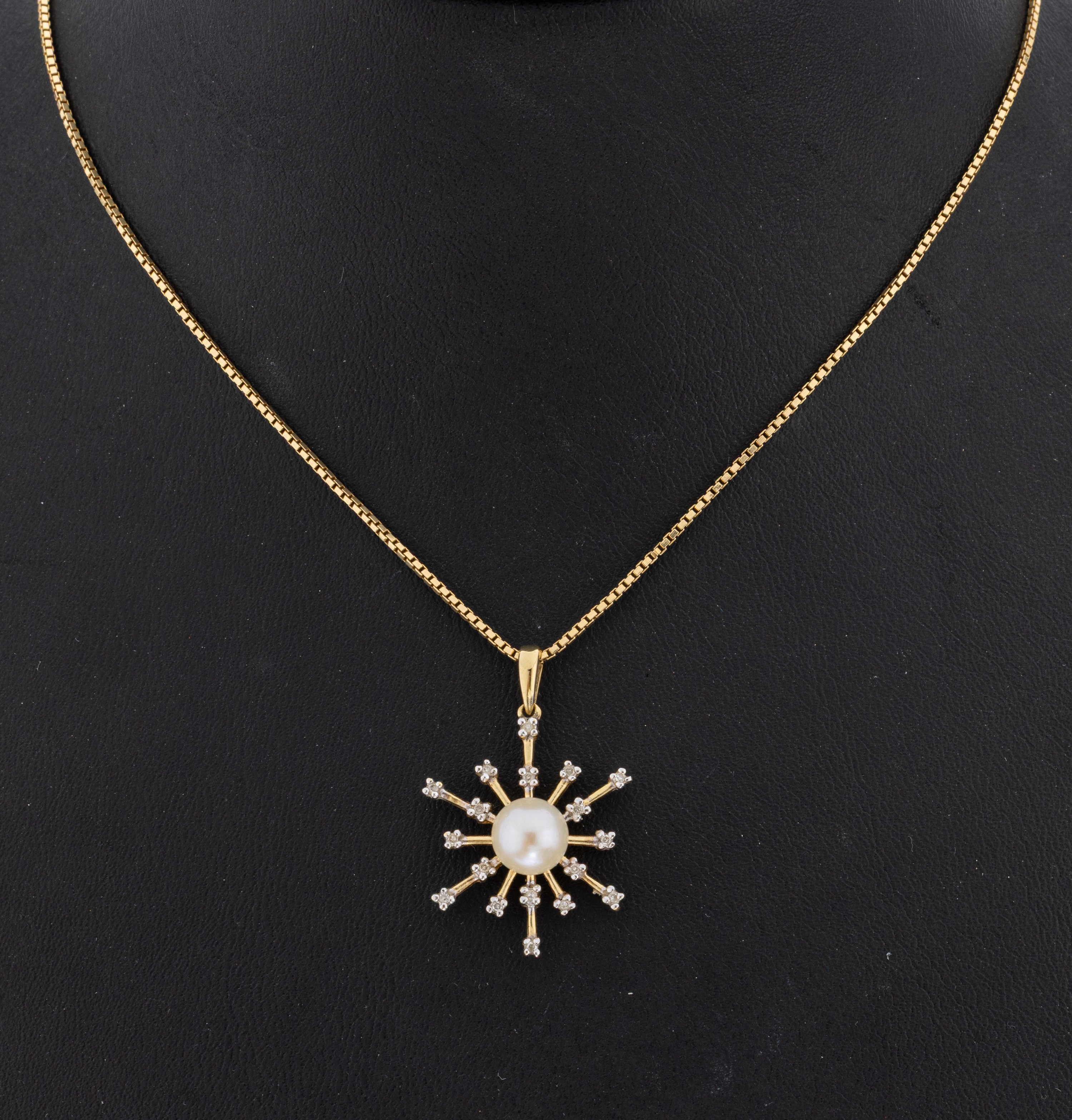 Image 27085931 - 14 kt Gold Perl-Diamant-Anhänger, GG 585/000, stil. Schneeflocke, mittig Zuchtperle, ...