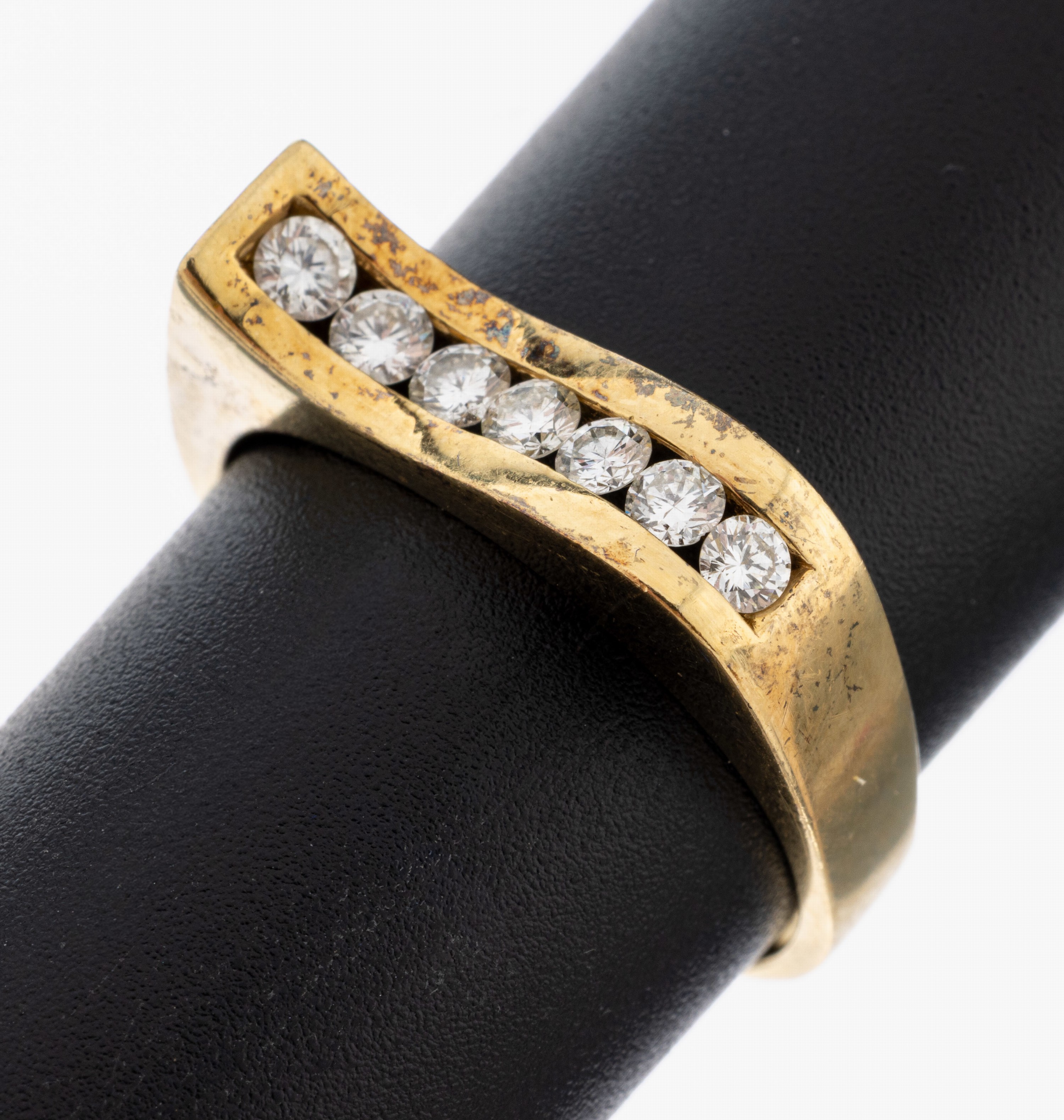 Image 27085943 - 18 kt Gold Brillant-Ring, GG 750/000, geschwungener Ringkopf, 7 Brillanten zus. ca. ...