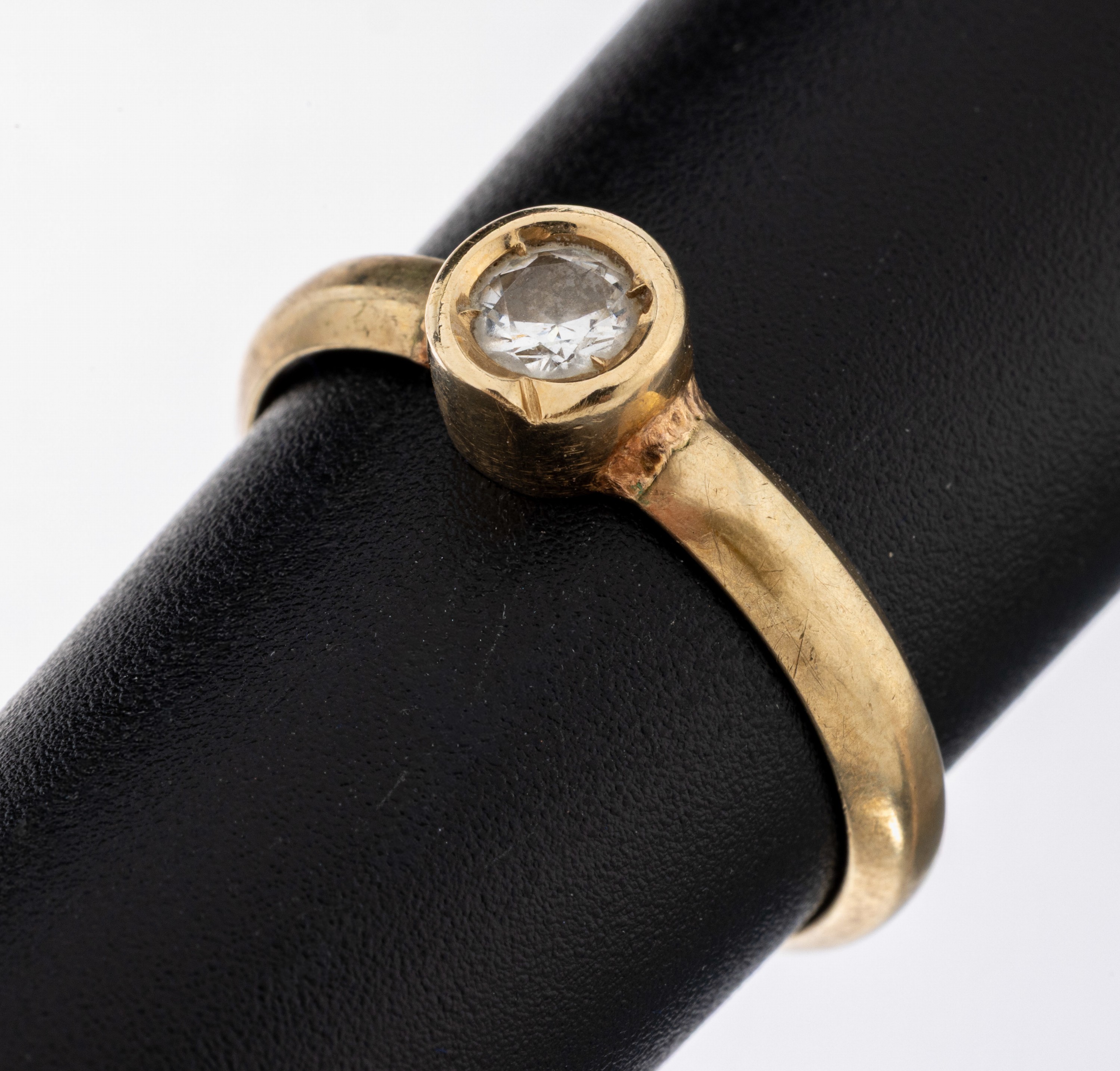 Image 27085957 - 8 kt Gold Brillant-Ring, GG 333/000, Brillant in Zargenfassung ca. 0.25 ct Weiß/p1, RW ...