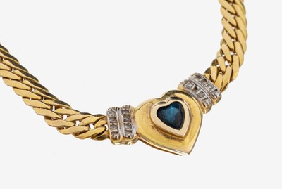 27085900a - 14 kt Gold Saphir-Diamant-Collier, GG 585/000, herzf. Mittelteil, mittig facett. ...