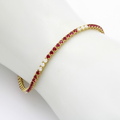 27085965a - Rivierarmband mit Rubinen und Brillanten, GG750/000, fac. Rubine zus. ca. 1.96 ct, ...