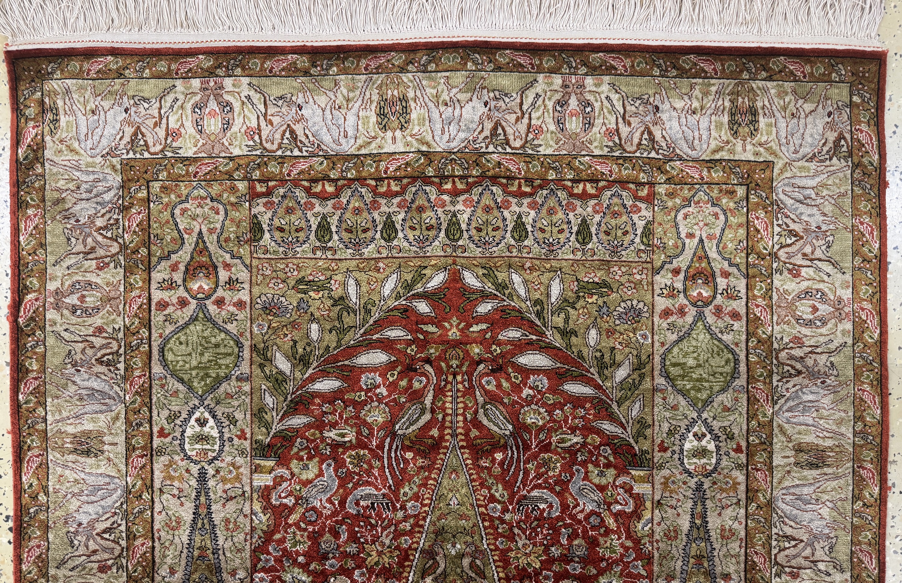 Detail b: Seiden Kayseri alt fein, Türkei, Mitte 20.Jhd, reine Naturseide, ca. 150 x 102 cm, gereinigt, EHZ: 1-2