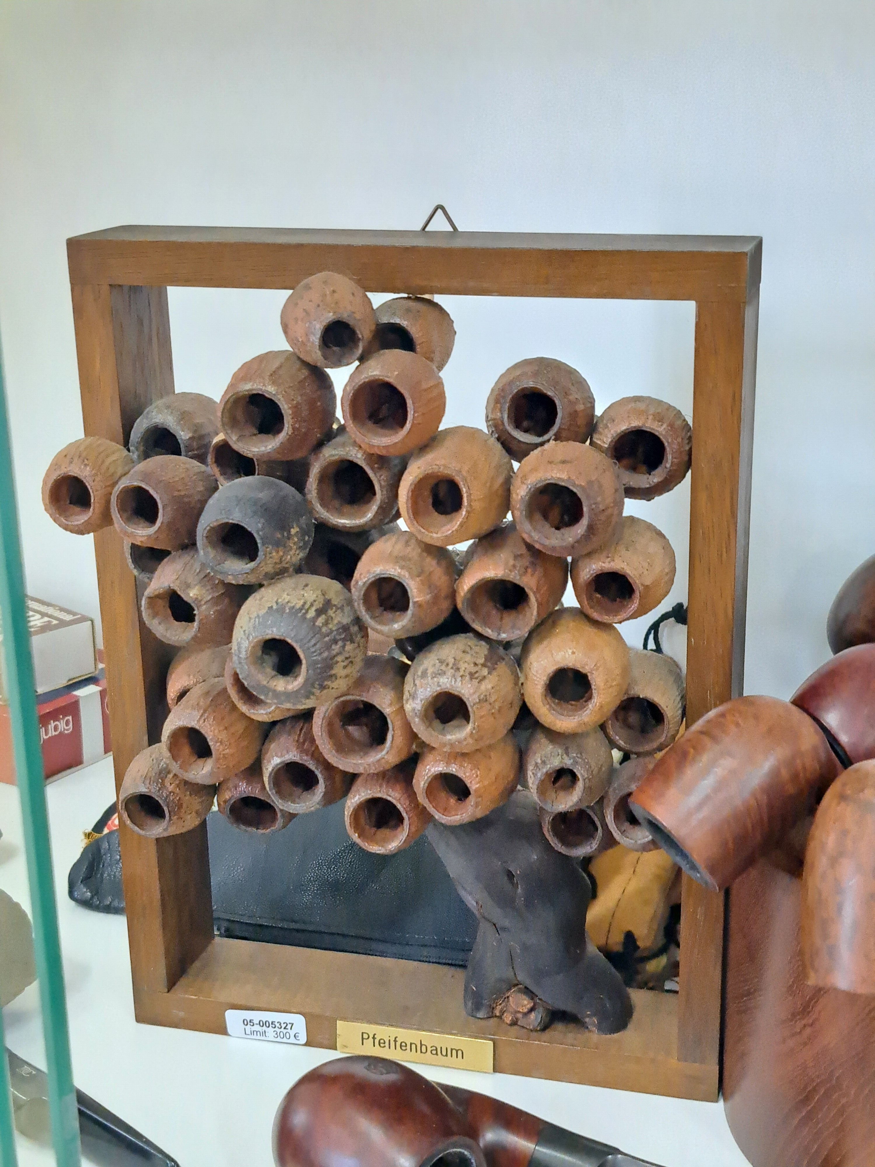 Detail c: Sammlung aus 27 Tabakpfeifen, 20. Jh., Bruyèr, alle gebraucht, darunter: Stanwell, Savinelli, Petersons, Castelmonte, Prince of Walres, Dr. Pluml, ...