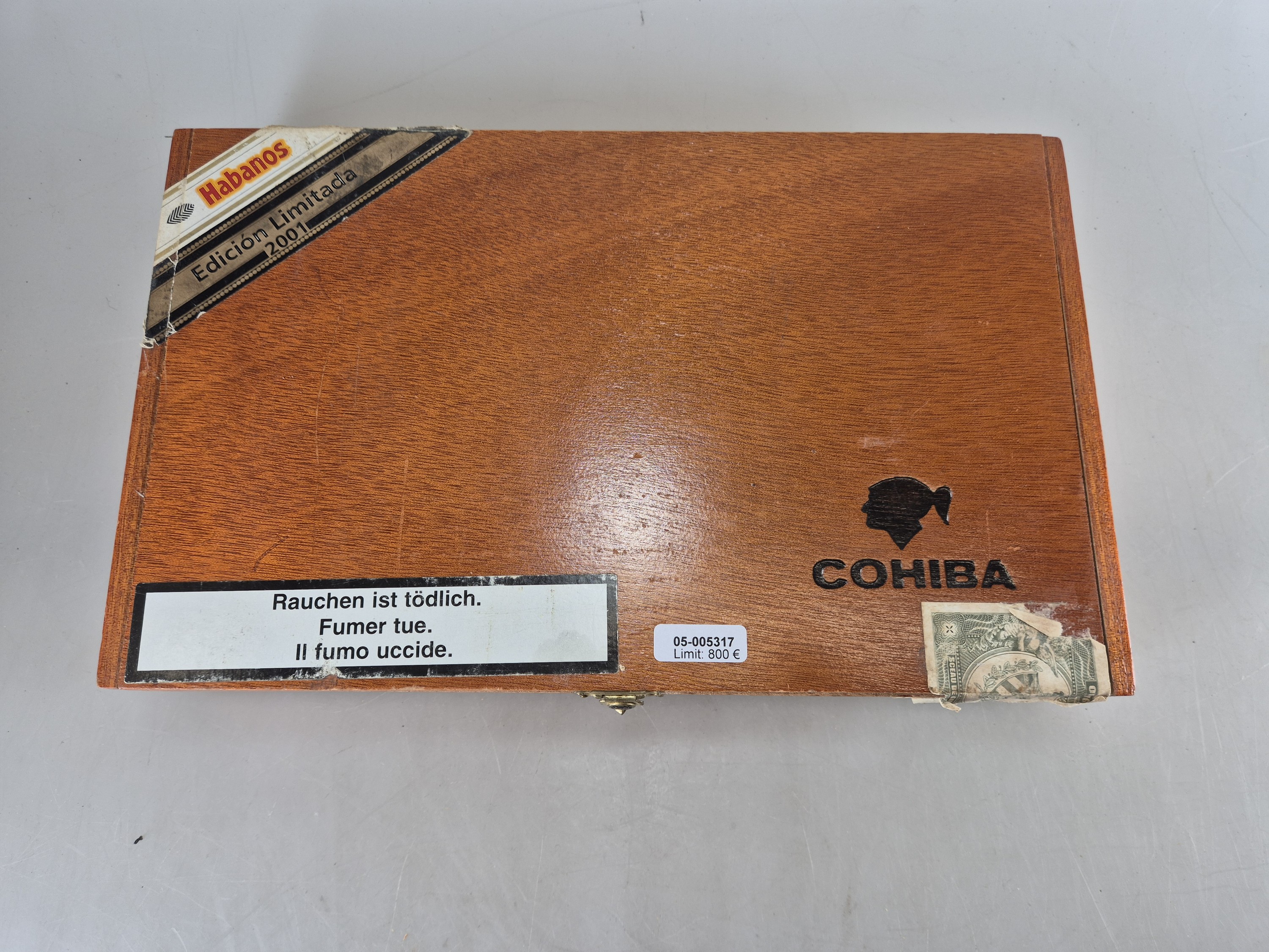 Detail a: 25er Kiste mit 22 Piramides Edicion Limitada 2001, Cohiba, Havana, Kuba, Piramides, Ringmaß 52, in geöffneter orig. Holzkiste; Provenienz: aus ...