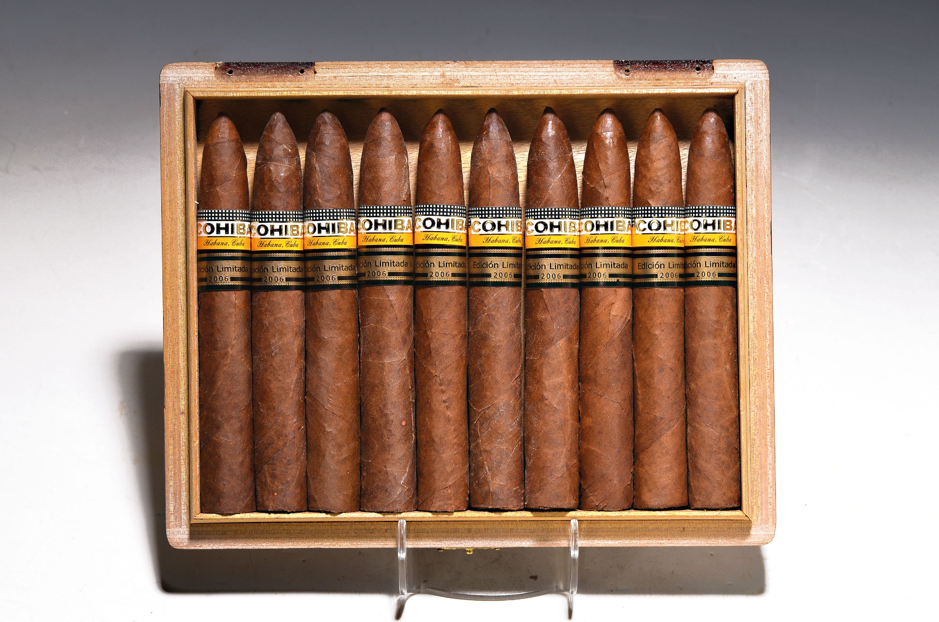 Image 27086252 - 10er Kiste Piramides Edicion Limitada 2006, Cohiba, Havana, Kuba, torpedoförmige ...