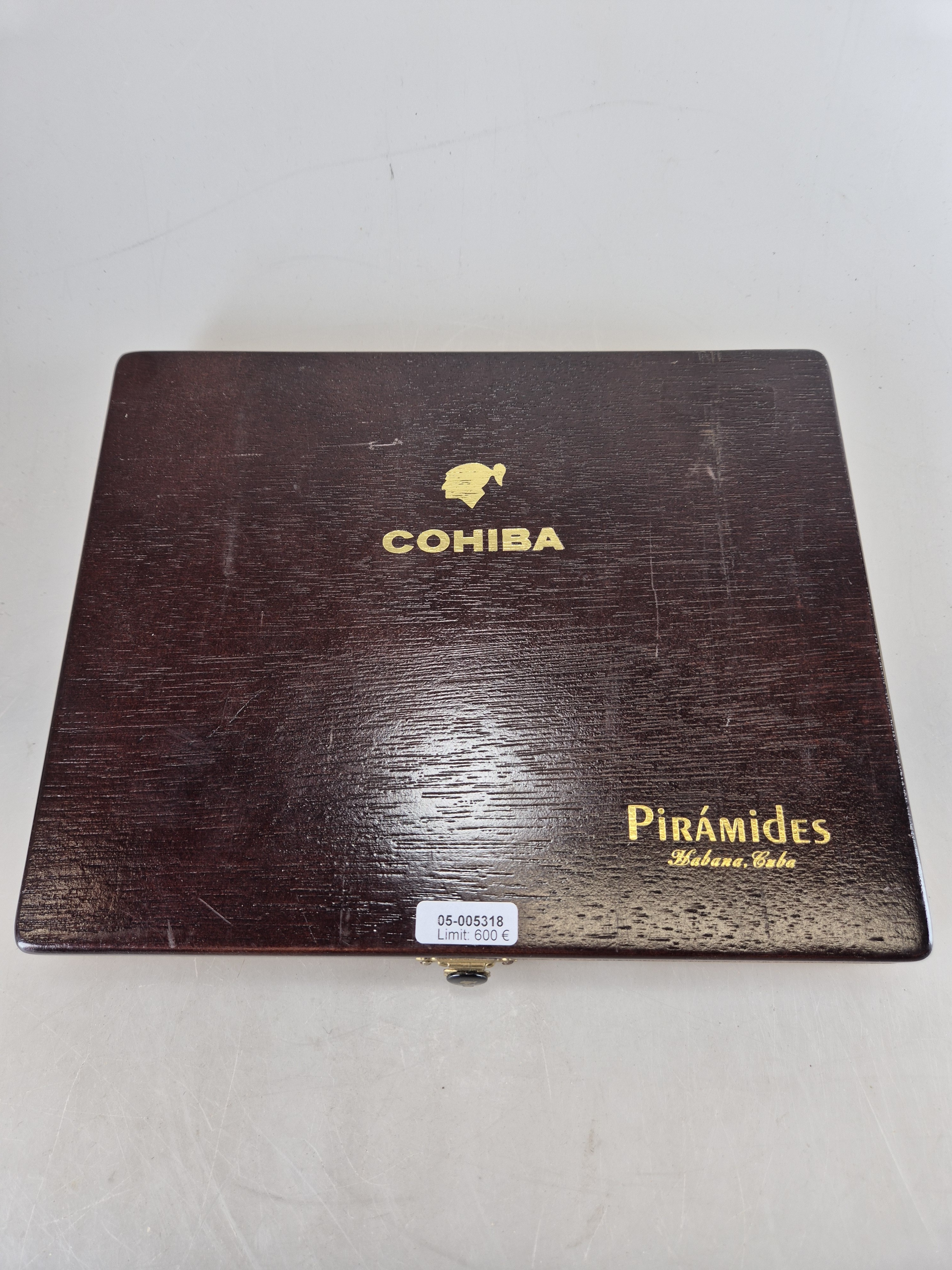 Detail a: 10er Kiste Piramides Edicion Limitada 2006, Cohiba, Havana, Kuba, torpedoförmige Piramides, Ringmaß 52, in geöffneter orig. Holzkiste; Provenienz: ...