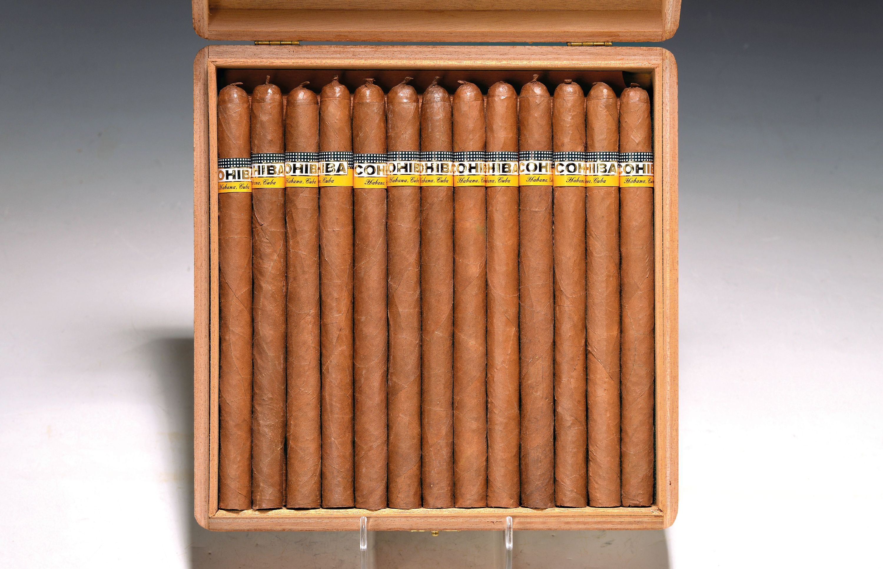 Image 27086253 - 25er Kiste Lanceros, Cohiba, Havana, Kuba, 2009, Laguitos, Ringmaß 38, orig. Holzkiste ...