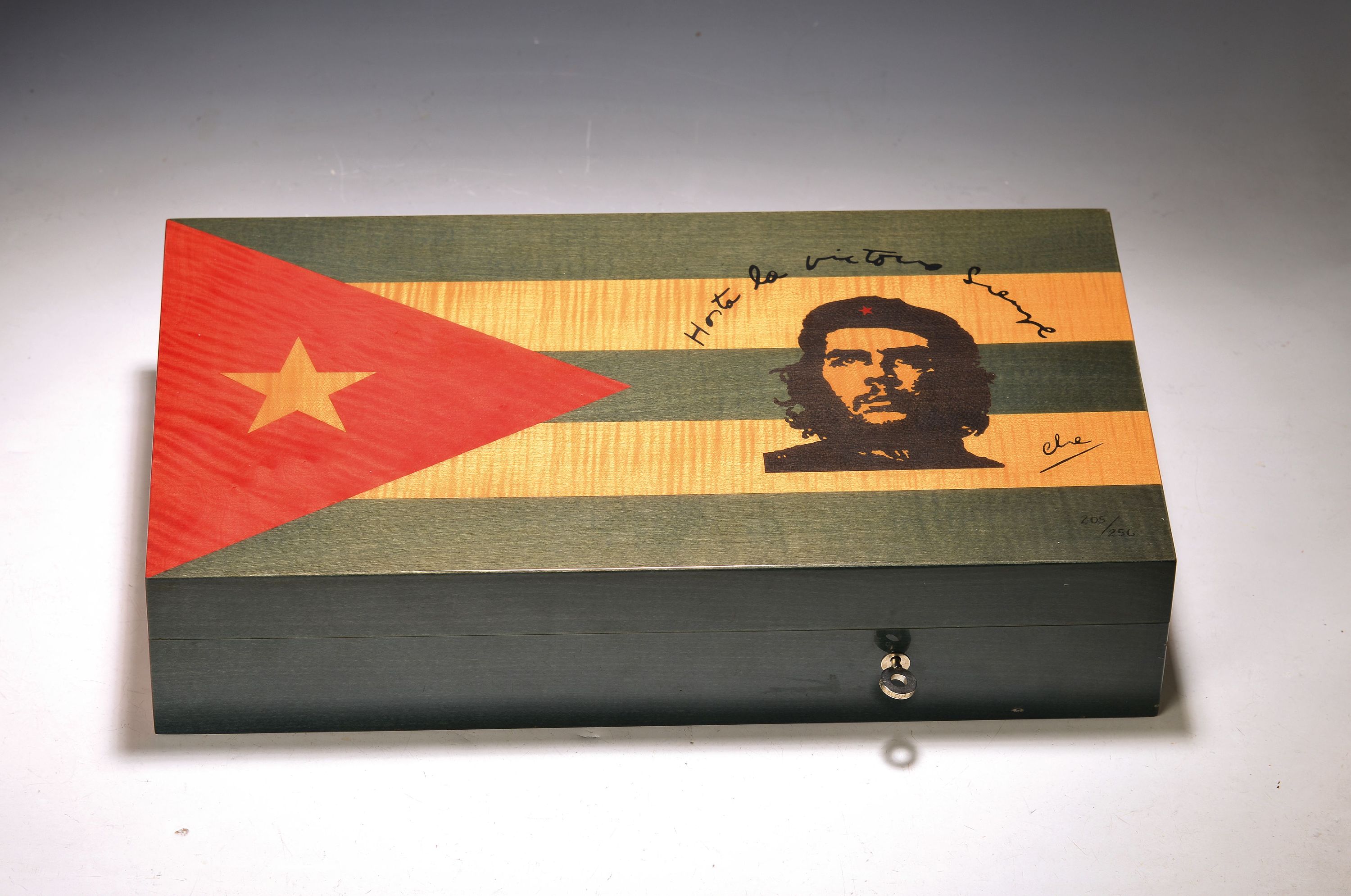 Detail a: Humidor, Elie Bleu, Paris, limitierte "Che Guevara"-Edition "Hasta la victoria siempre", Ed. 205/256, Ahornkorpus farbig bemalt, ...