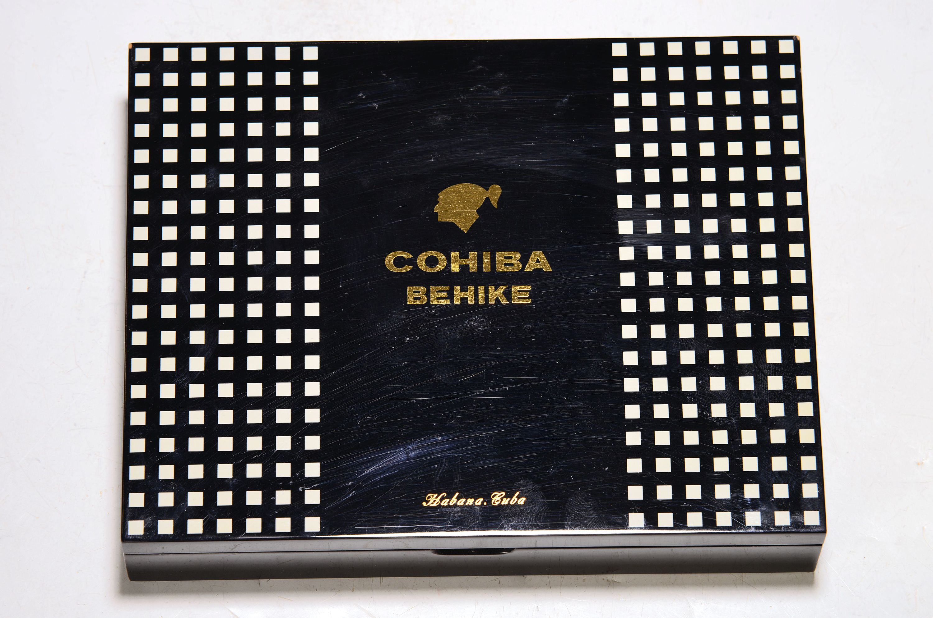 Detail b: Konvolut 11 Behikes, Cohiba, Havana, Kuba, um 2001-2009, 6x Ringmaß 56, Laguito No.6, 5x Ringmaß 52, Laguito No. 4, in orig. Holzkiste für 56er ...