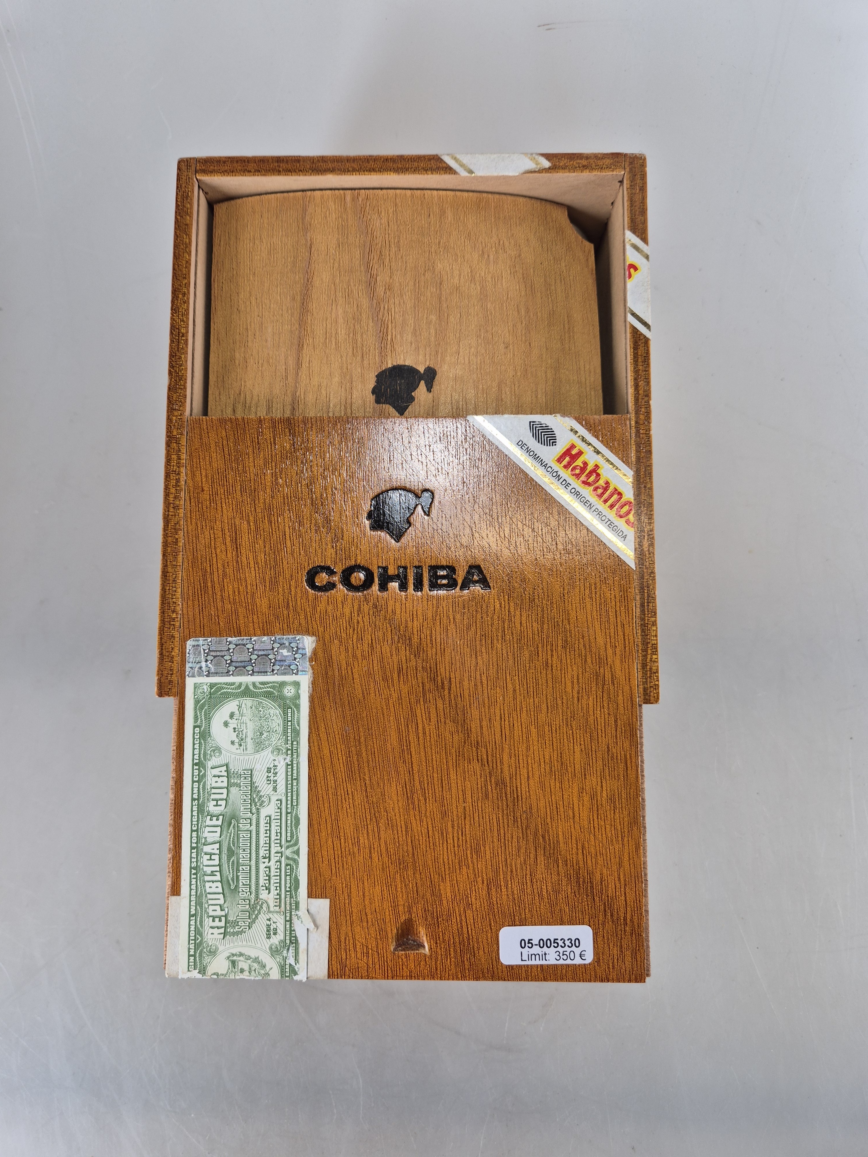 Detail a: 25er Kiste mit 21 Siglo VI, Cohiba, Havana, Kuba, 2008, Canonazo, Ringmaß 52, in geöffneter orig. Holzkiste; Provenienz: aus Schweizer ...