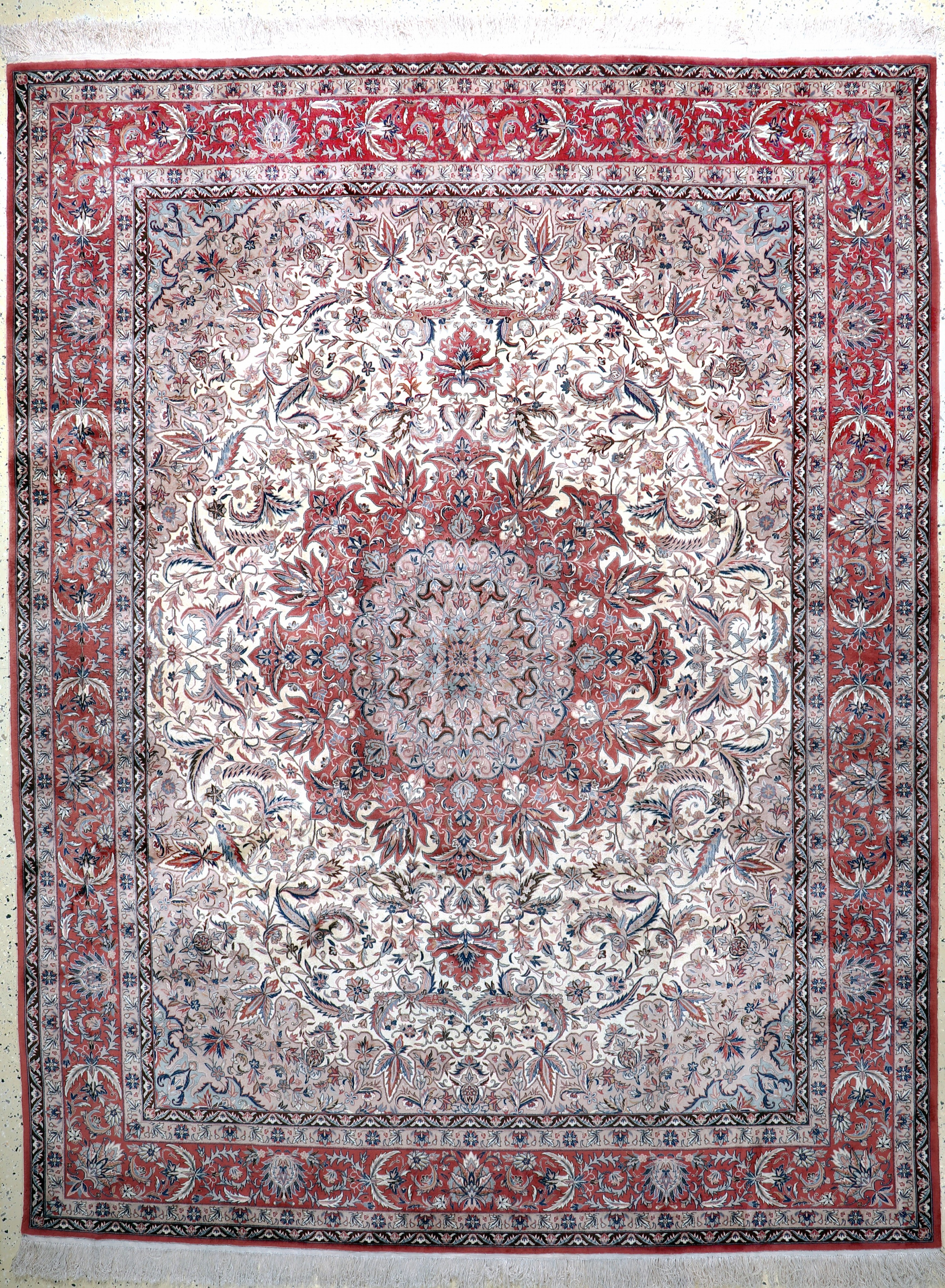 Image 27086275 - Esfahan fein, China, Ende 20.Jhd, Korkwolleauf Seide, ca. 320 x 245 cm, EHZ: 2 ...
