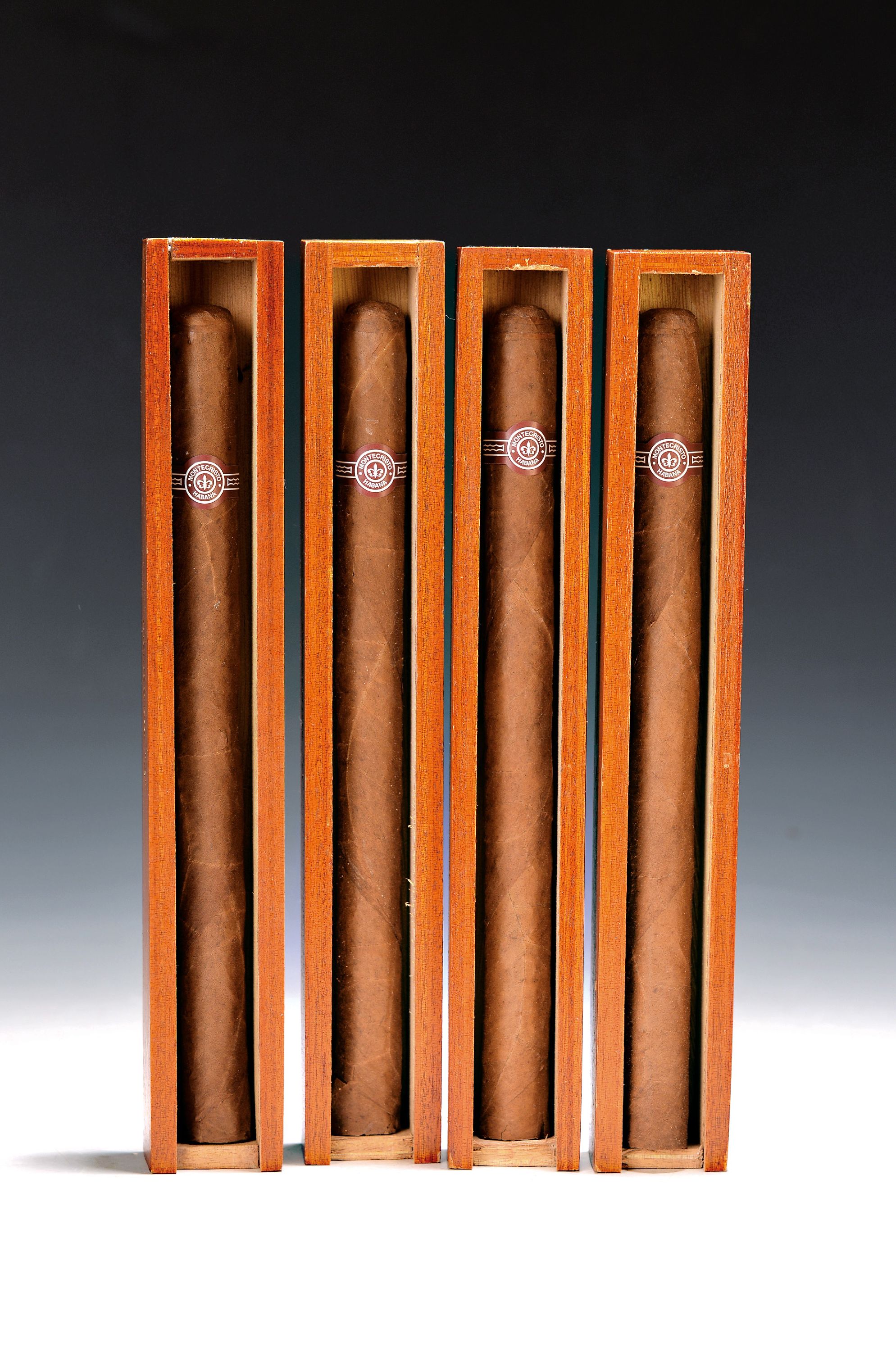 Image 27086277 - Vier Montechristo ´A´, Cohiba, Havana, Kuba, Lonsdale, Ringmaß 47, je einzeln in orig. ...