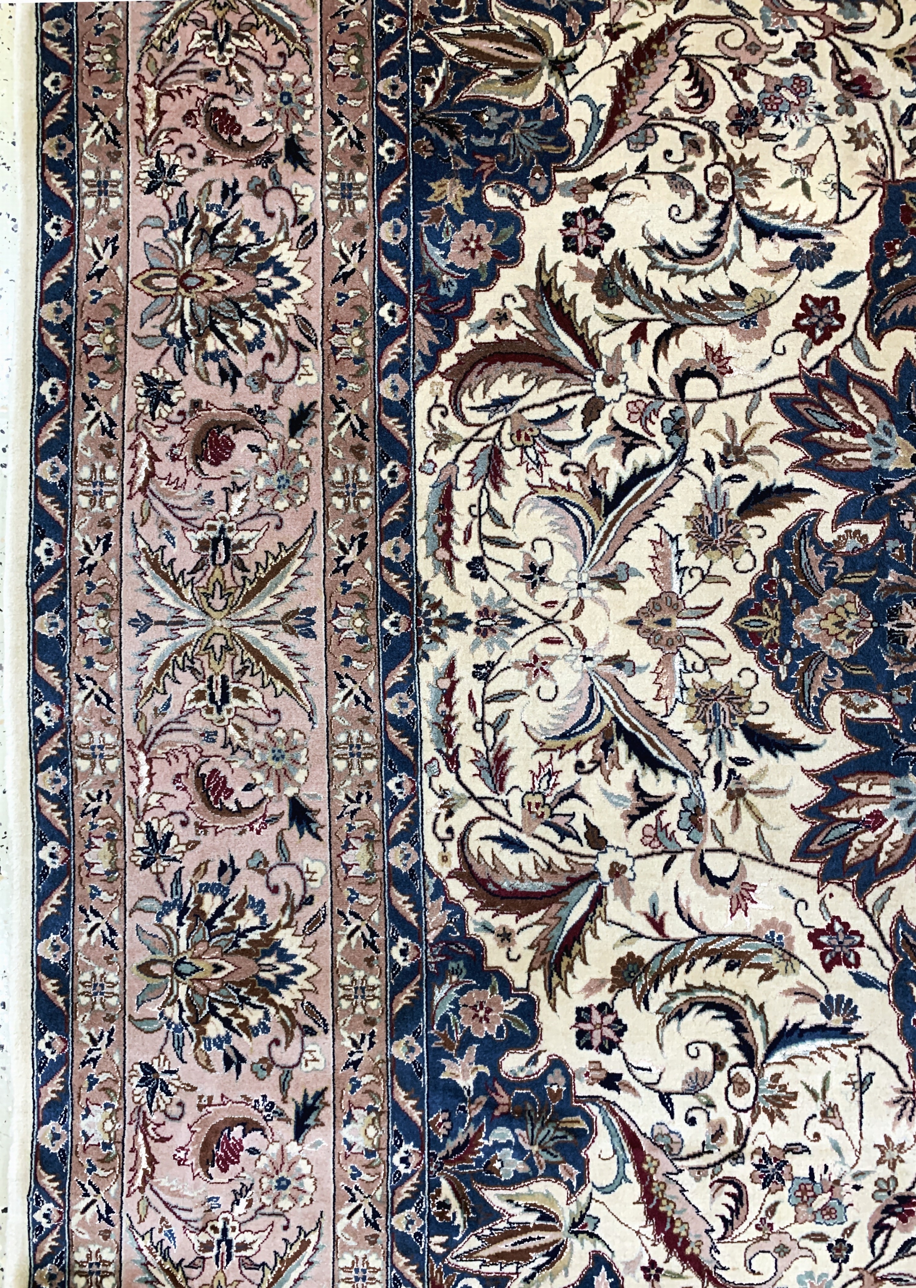 Detail c: Esfahan fein, China, Ende 20.Jhd, Korkwollemit Seide, ca. 300 x 250 cm, EHZ: 2