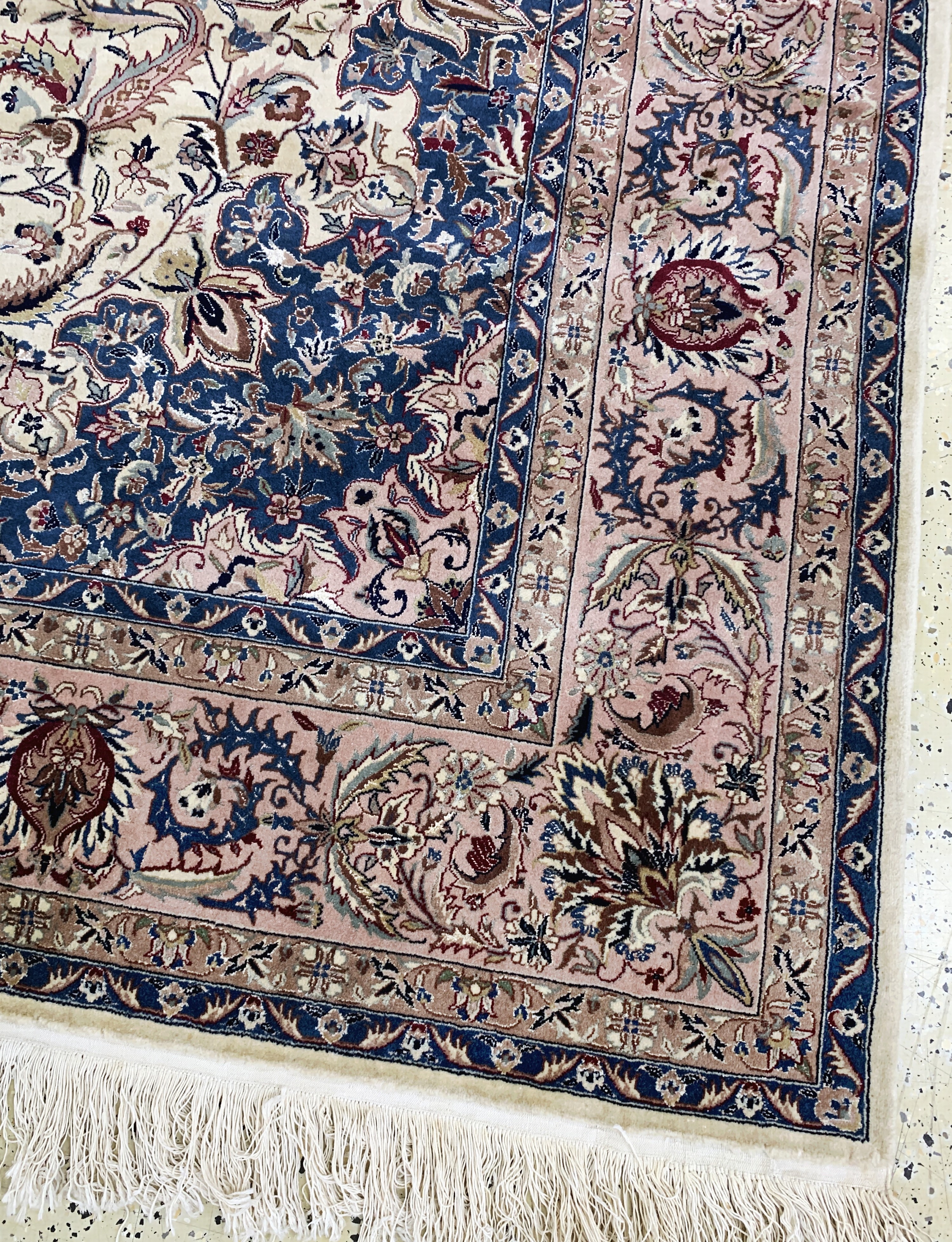 Detail f: Esfahan fein, China, Ende 20.Jhd, Korkwollemit Seide, ca. 300 x 250 cm, EHZ: 2