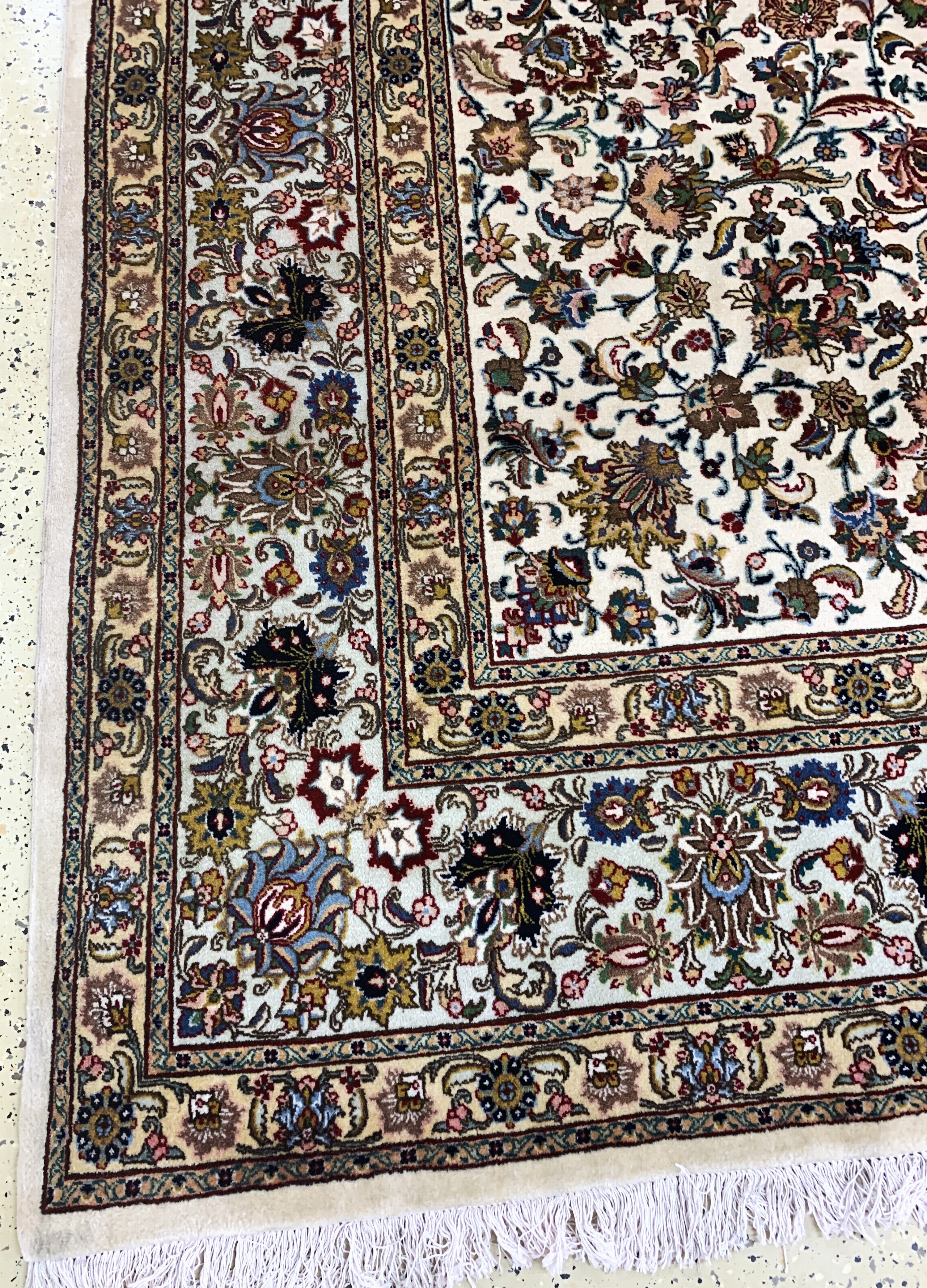 Detail c: Täbriz alt, Persien, Mitte 20.Jhd, Wolle auf Baumwolle, ca. 412 x 330 cm, EHZ: 2