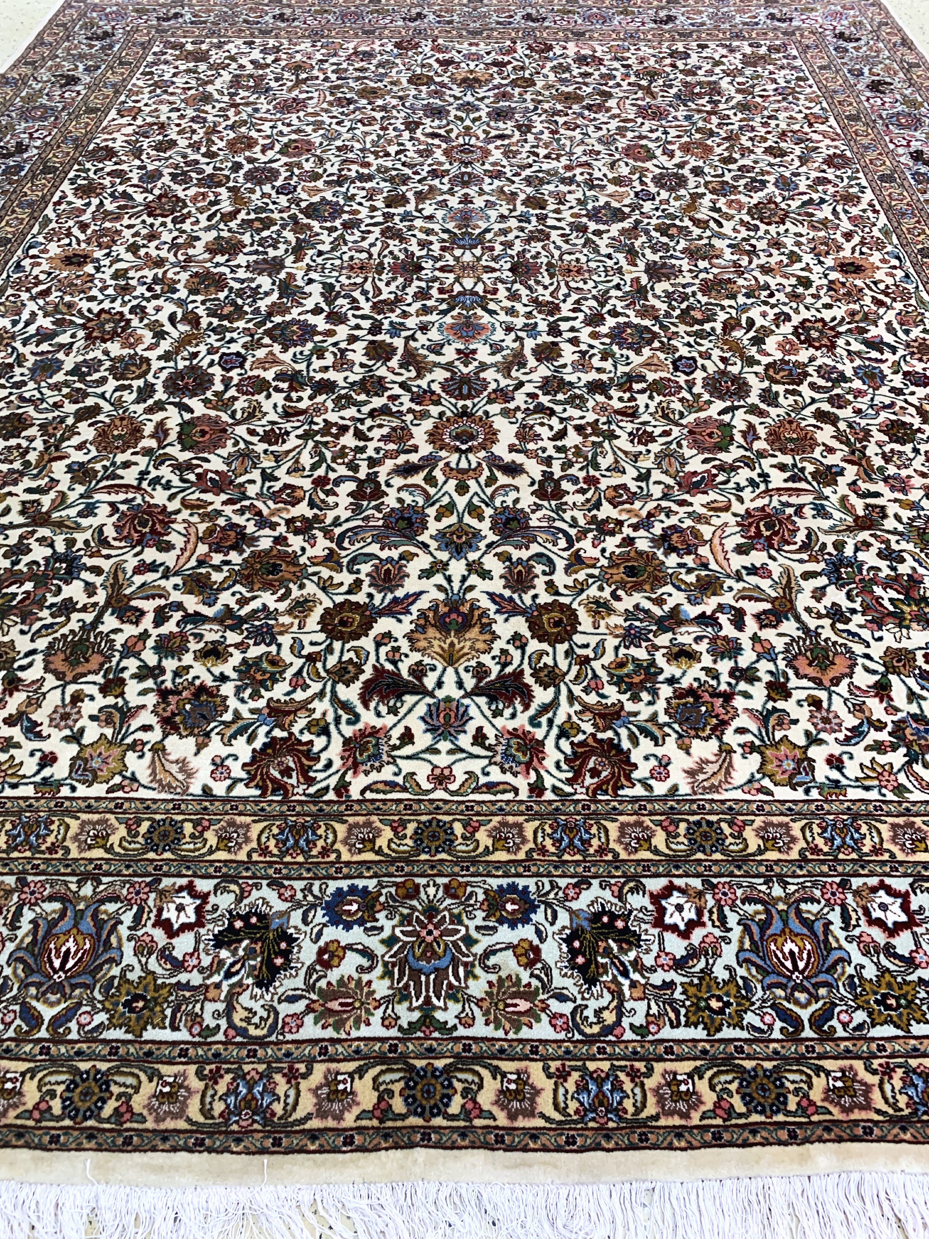 Detail j: Täbriz alt, Persien, Mitte 20.Jhd, Wolle auf Baumwolle, ca. 412 x 330 cm, EHZ: 2