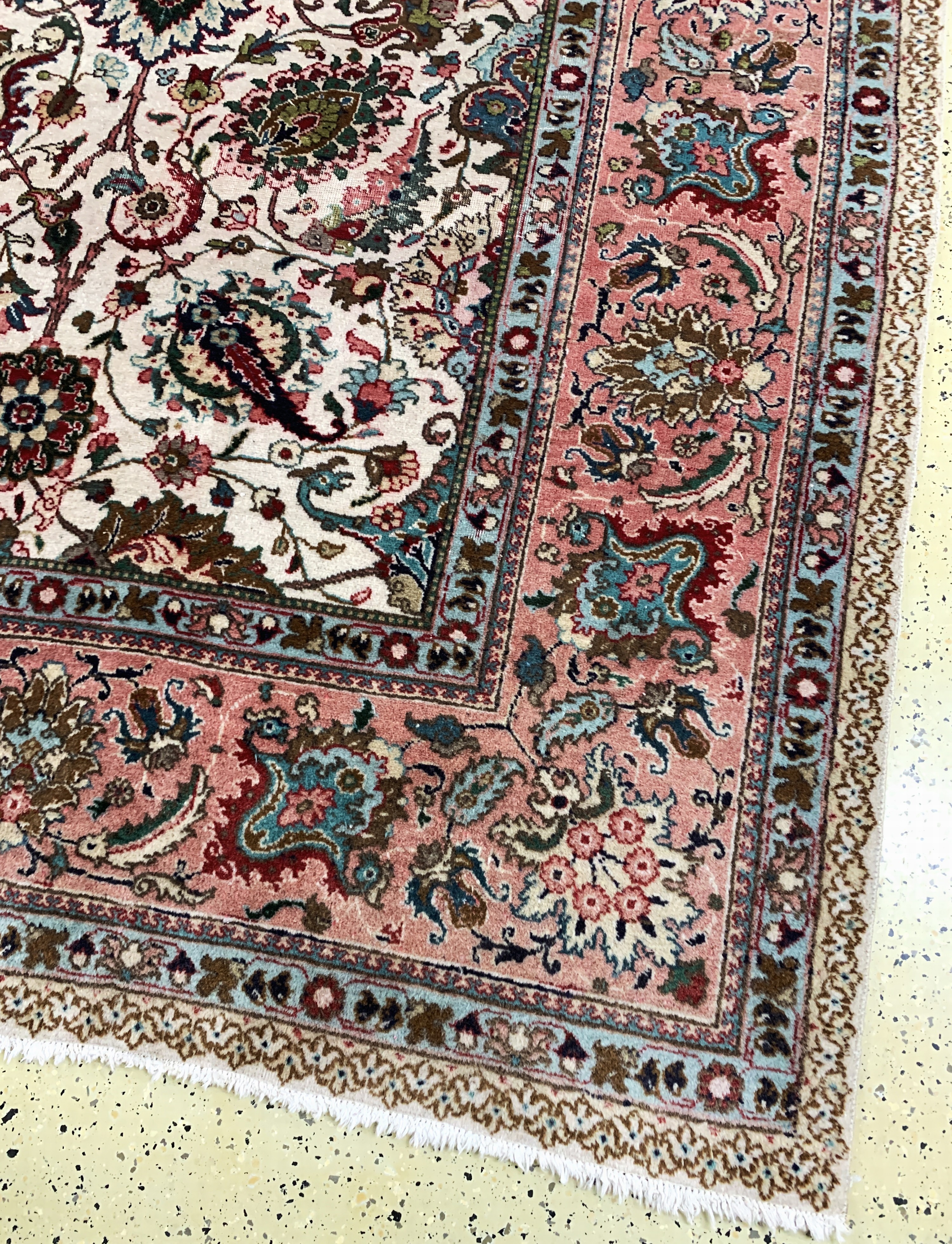 Detail a: Täbriz, Persien, Mitte 20.Jhd, Wolle auf Baumwolle, ca. 396 x 312 cm, verblasst, EHZ: 3