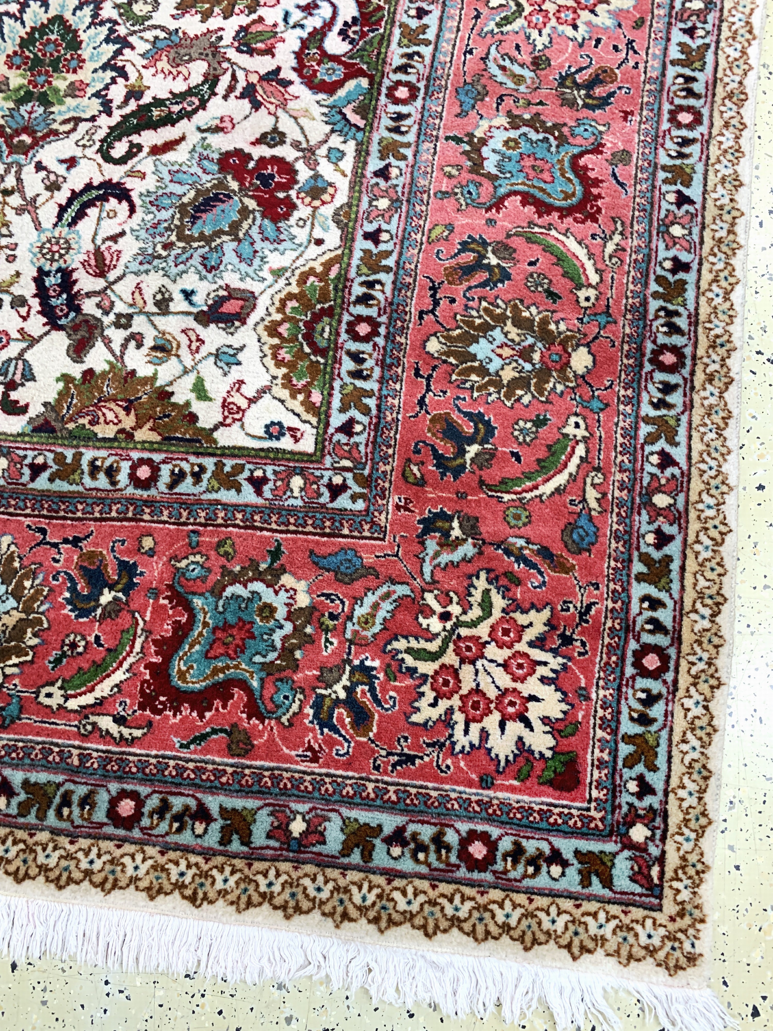 Detail f: Täbriz, Persien, Mitte 20.Jhd, Wolle auf Baumwolle, ca. 396 x 312 cm, verblasst, EHZ: 3