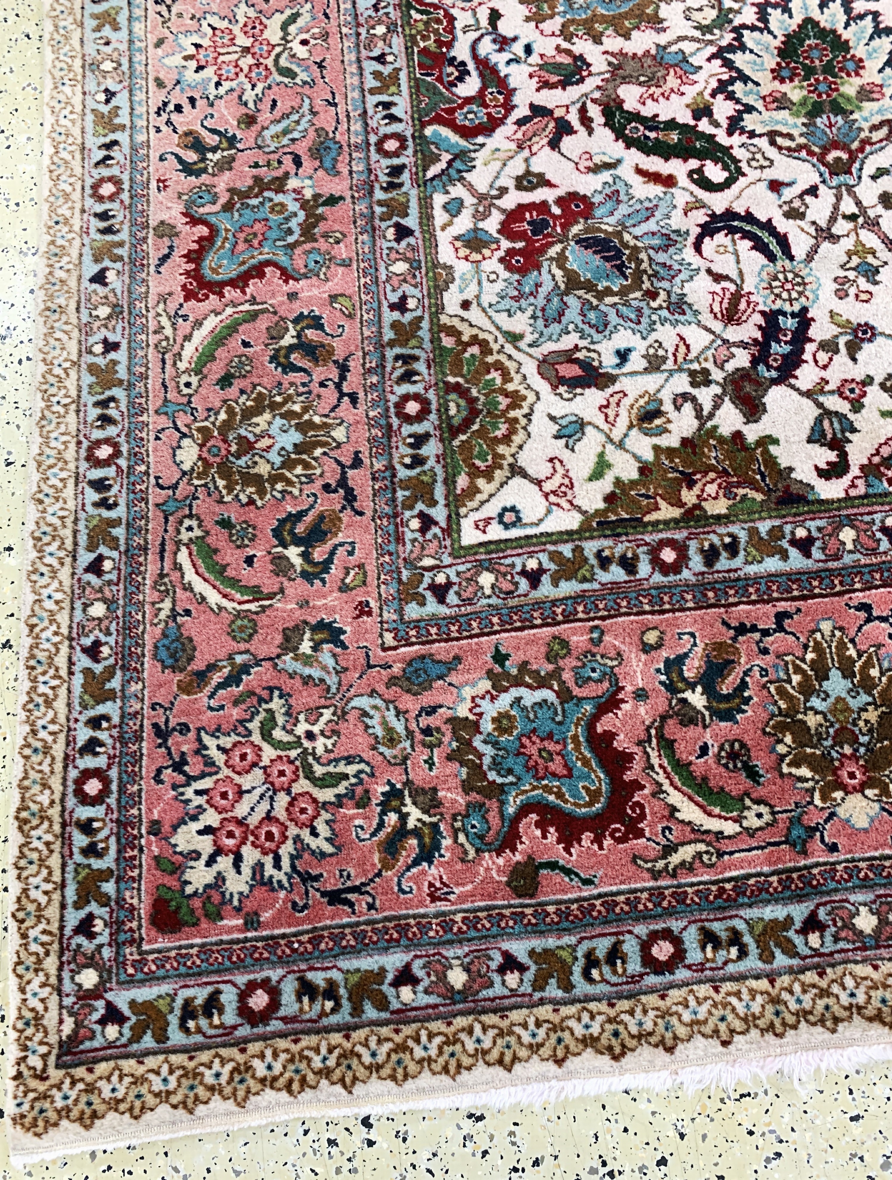 Detail h: Täbriz, Persien, Mitte 20.Jhd, Wolle auf Baumwolle, ca. 396 x 312 cm, verblasst, EHZ: 3