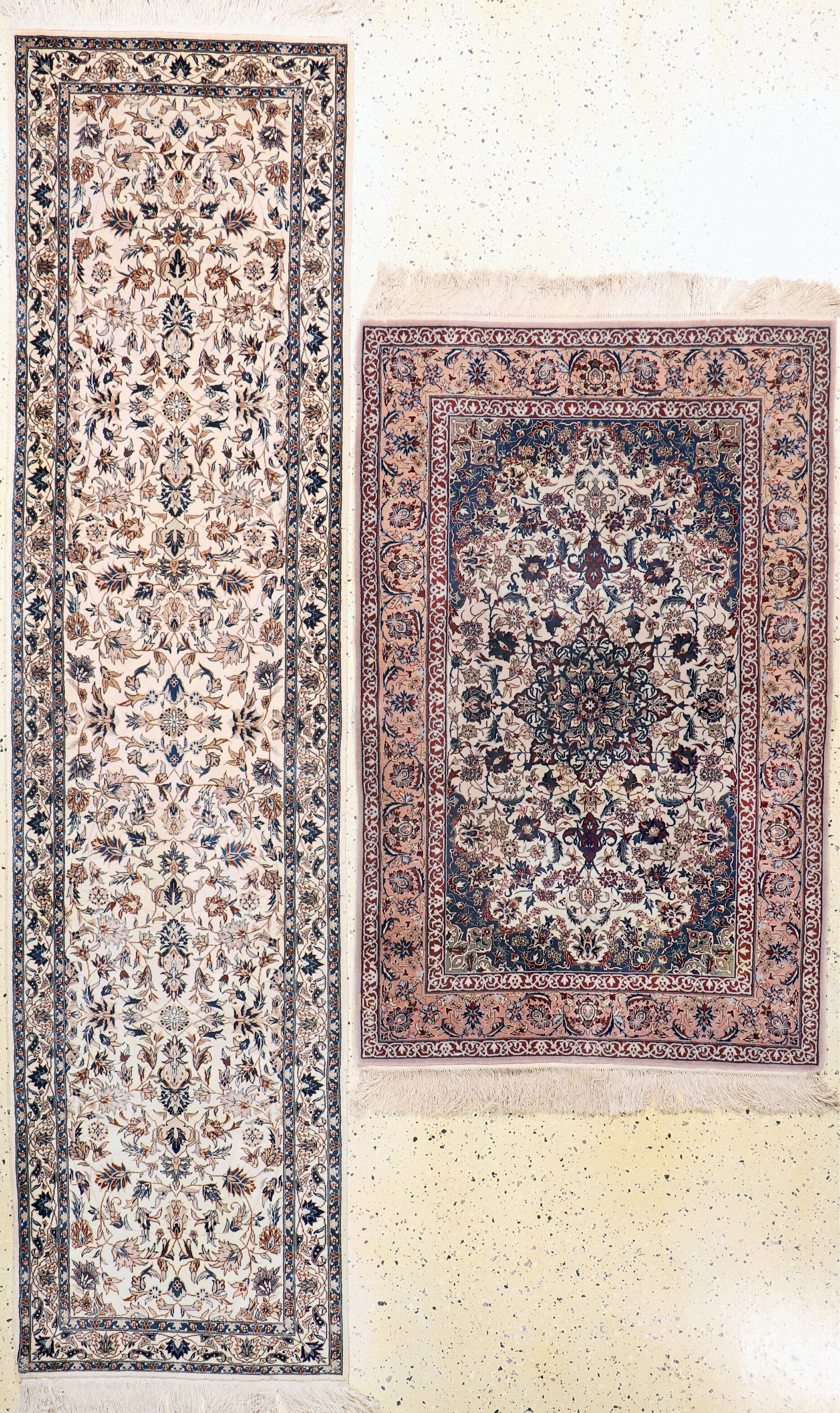 Image 27086291 - 2 Lots Esfahan fein, China, Ende 20.Jhd, Korkwolle, ca. 170 x 107 cm & 310 x 78 cm, ...
