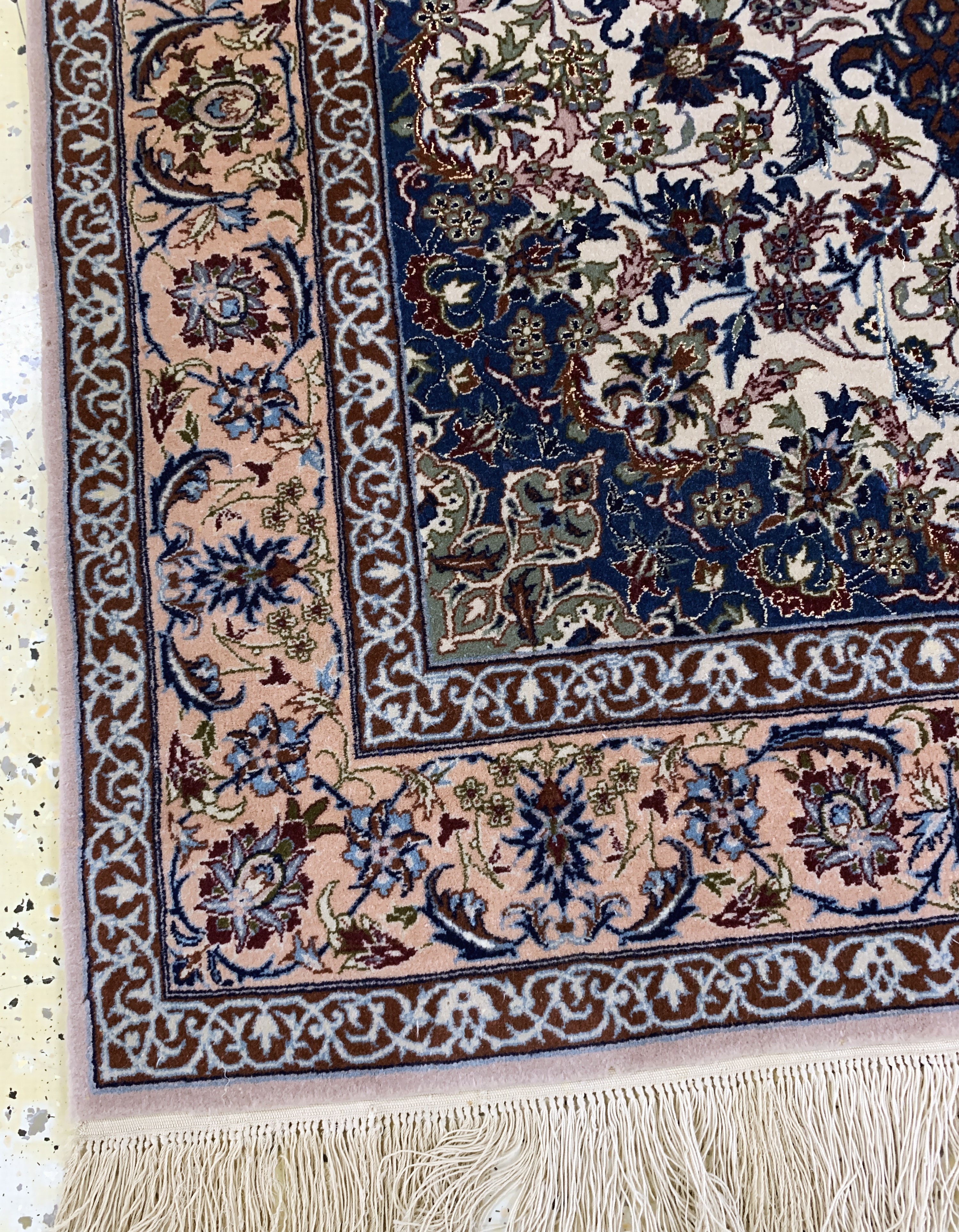 Detail b: 2 Lots Esfahan fein, China, Ende 20.Jhd, Korkwolle, ca. 170 x 107 cm & 310 x 78 cm, Mottenfrass, EHZ: 2-3