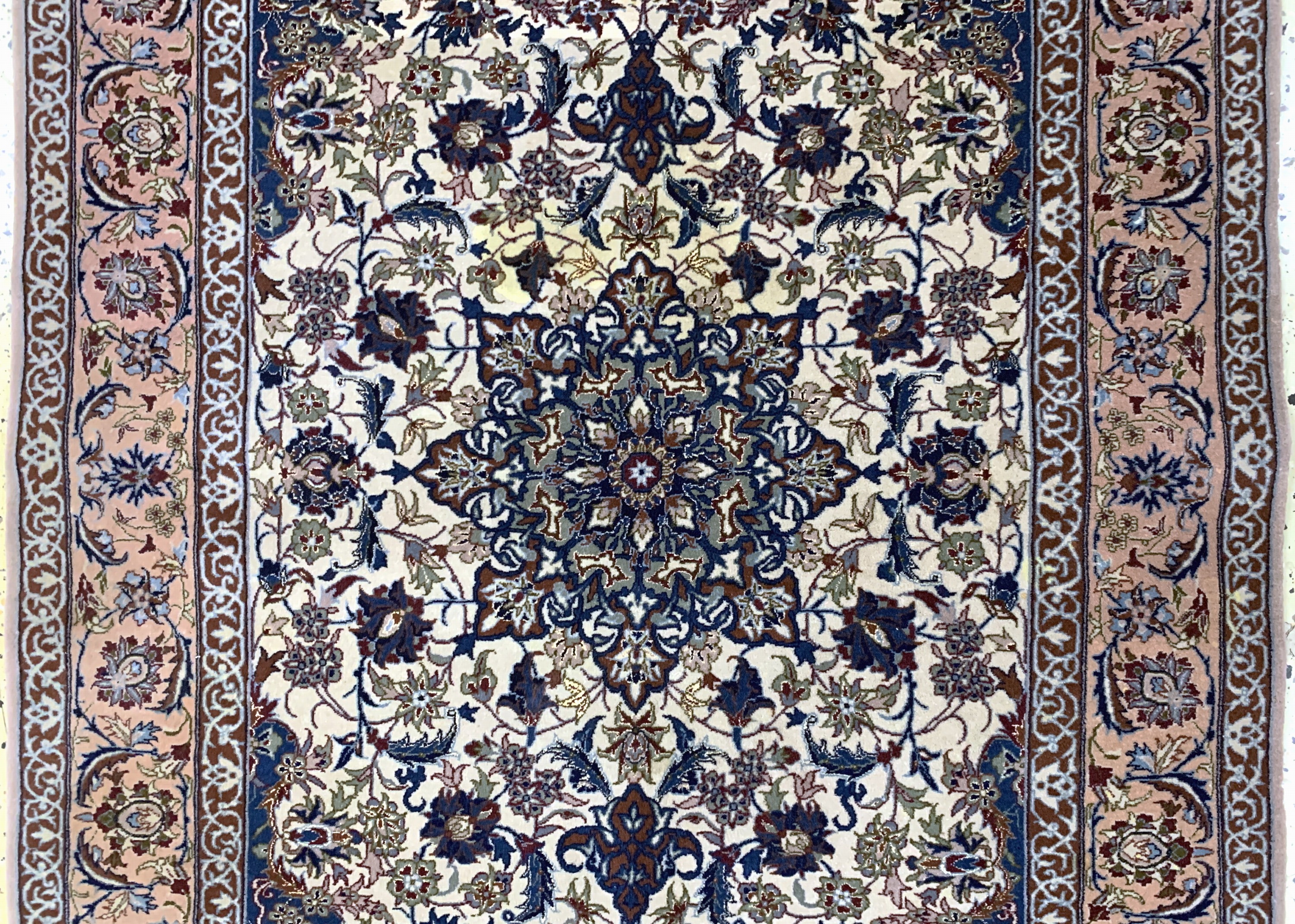 Detail d: 2 Lots Esfahan fein, China, Ende 20.Jhd, Korkwolle, ca. 170 x 107 cm & 310 x 78 cm, Mottenfrass, EHZ: 2-3