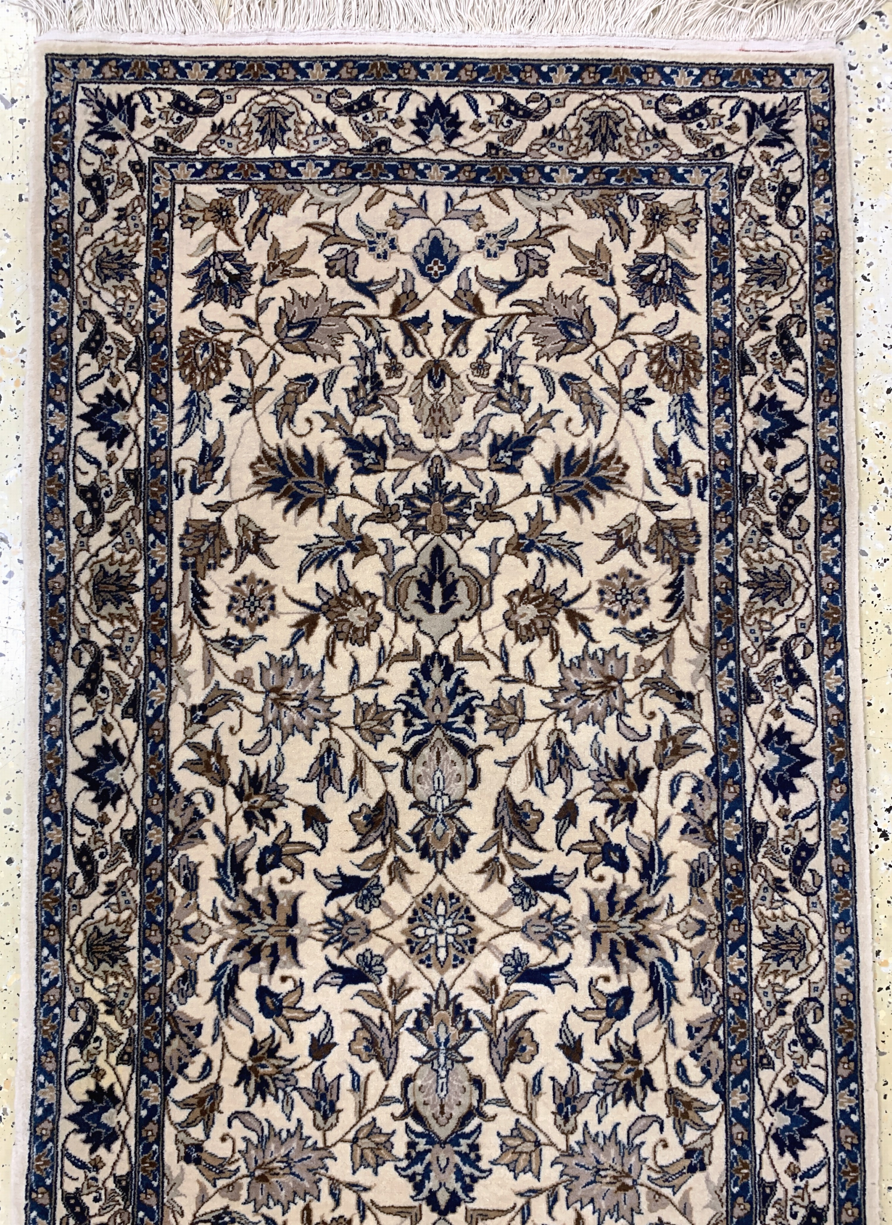 Detail f: 2 Lots Esfahan fein, China, Ende 20.Jhd, Korkwolle, ca. 170 x 107 cm & 310 x 78 cm, Mottenfrass, EHZ: 2-3