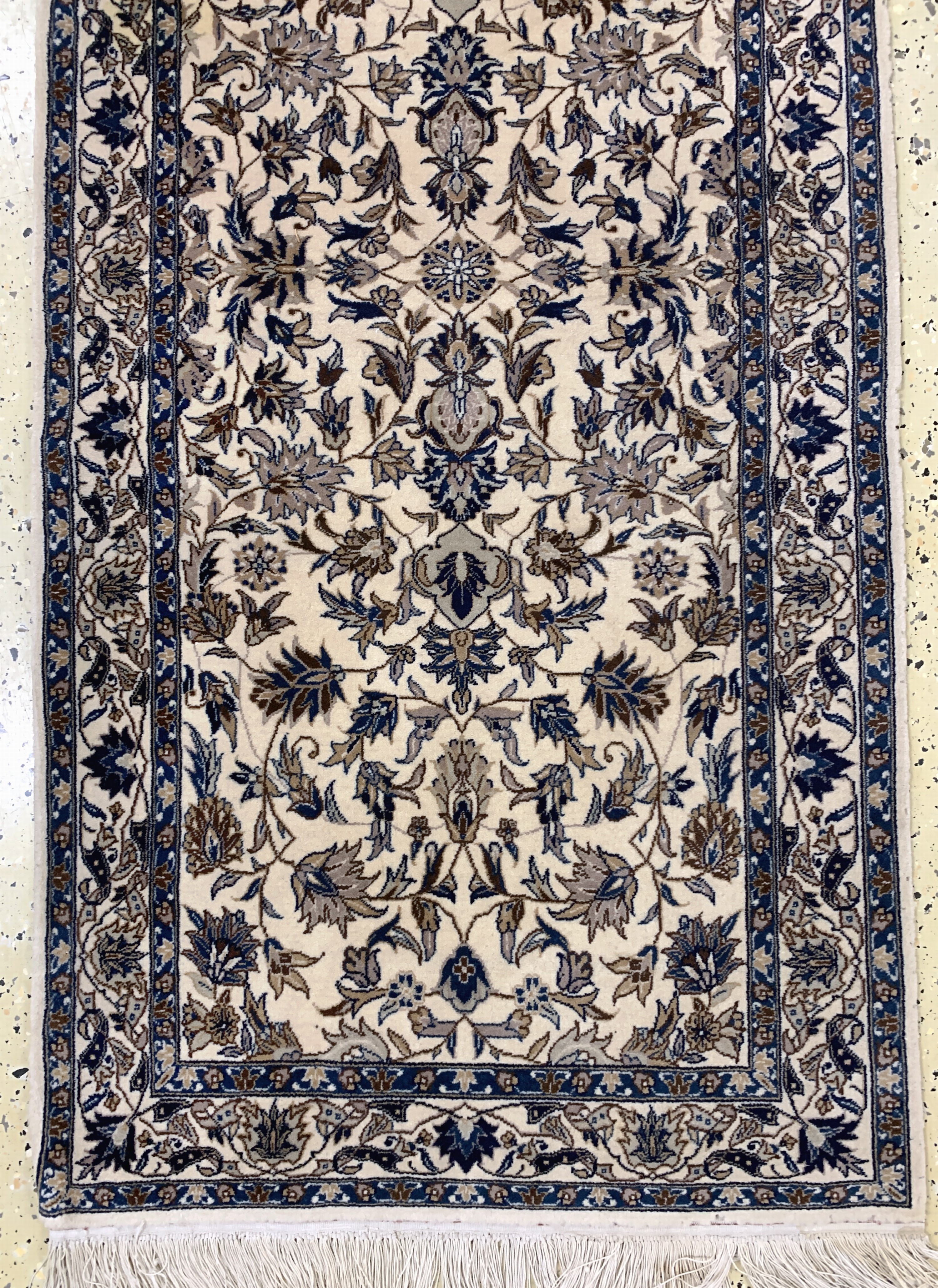Detail h: 2 Lots Esfahan fein, China, Ende 20.Jhd, Korkwolle, ca. 170 x 107 cm & 310 x 78 cm, Mottenfrass, EHZ: 2-3