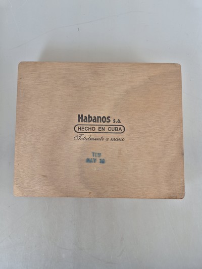 27086261c - 25er-Kiste Coronas Especiales, Cohiba, Havana, Kuba, 2001, Laguito No. 2, Ringmaß 38, ...