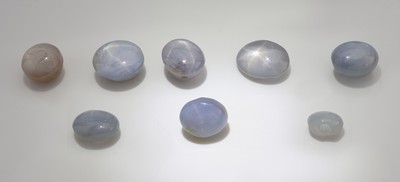 27086263a - Konvolut 8 lose Sternsaphir-Cabochons zus. ca.53.00 ct , 1 x ca. 4.76 ct; 1 x ca. 8.87 ...