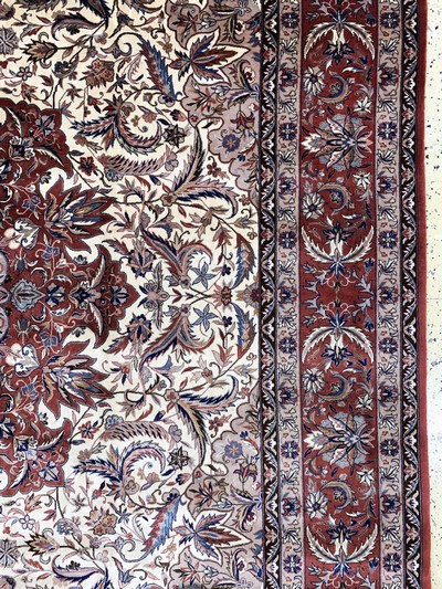 27086275e - Esfahan fein, China, Ende 20.Jhd, Korkwolleauf Seide, ca. 320 x 245 cm, EHZ: 2 ...